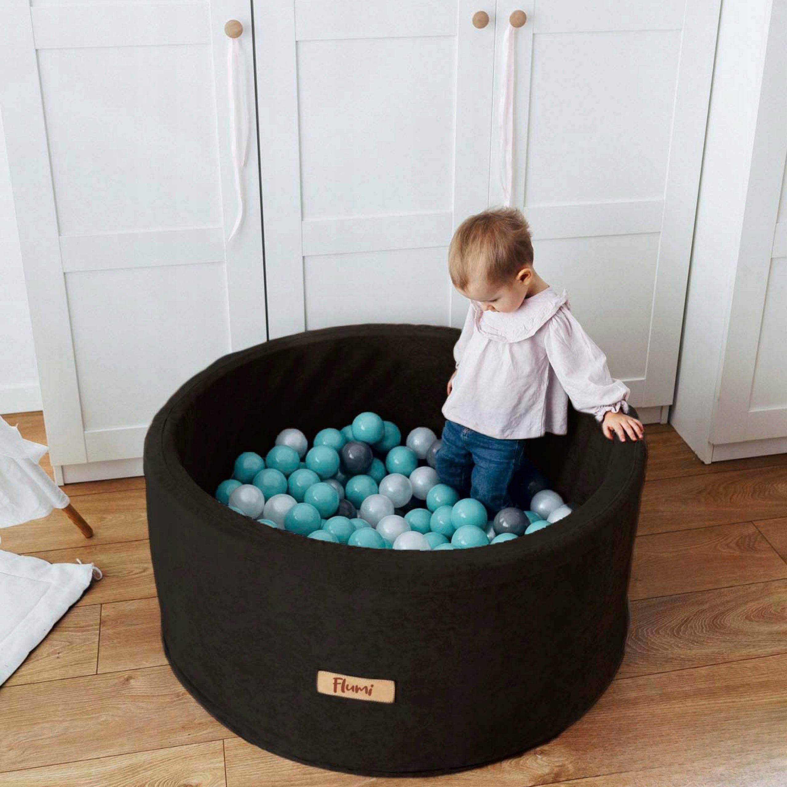 DRY POOL WITH 200 BALLS ENGRAVED FREEBIE BLACK 90X40 COLORS FLUMI Character/Title none