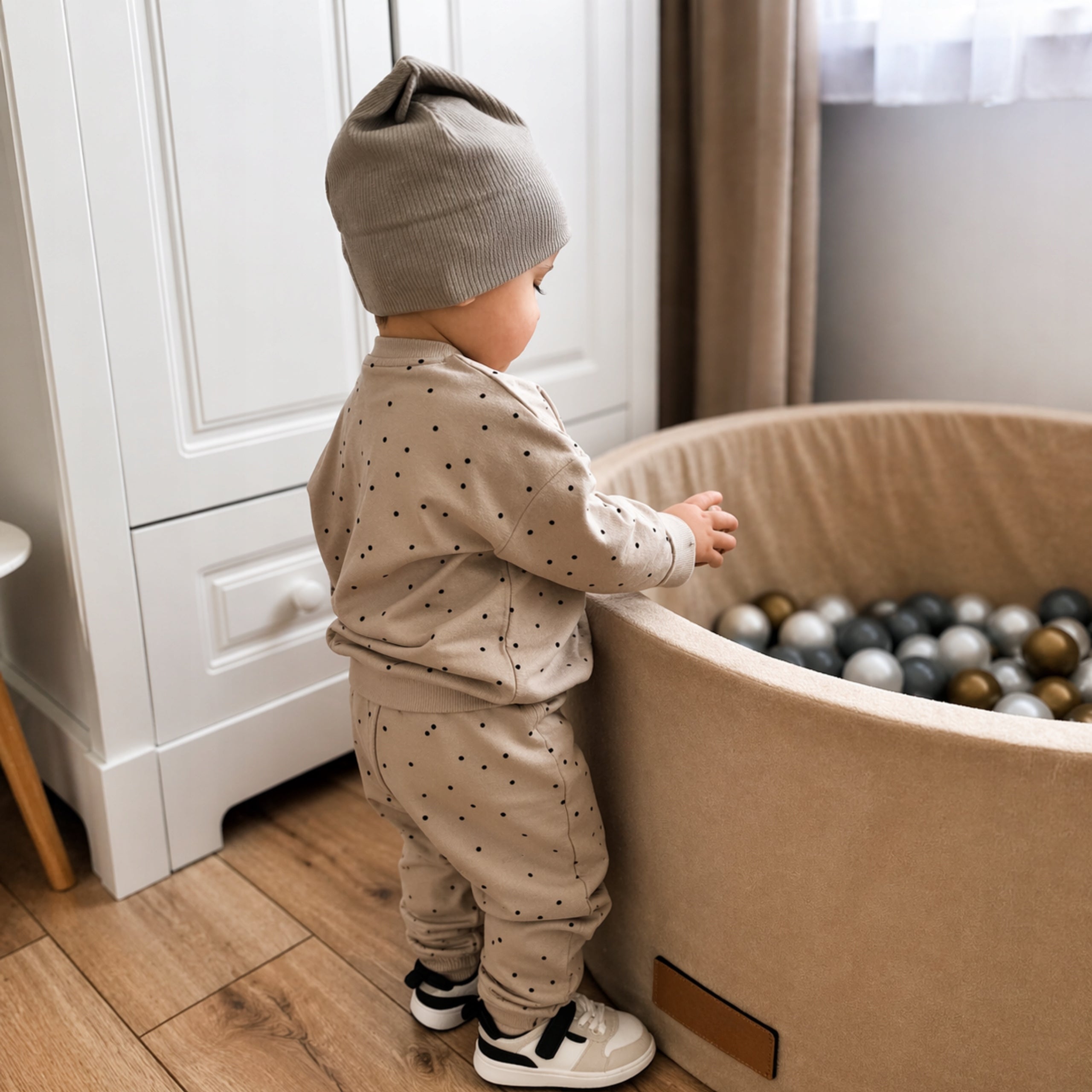 DRY POOL WITH BALLS 200 BALLS BEIGE 90X40 WITH ENGRAVING FREEBIE COLORS FLUMI Kid's age 6＋ months