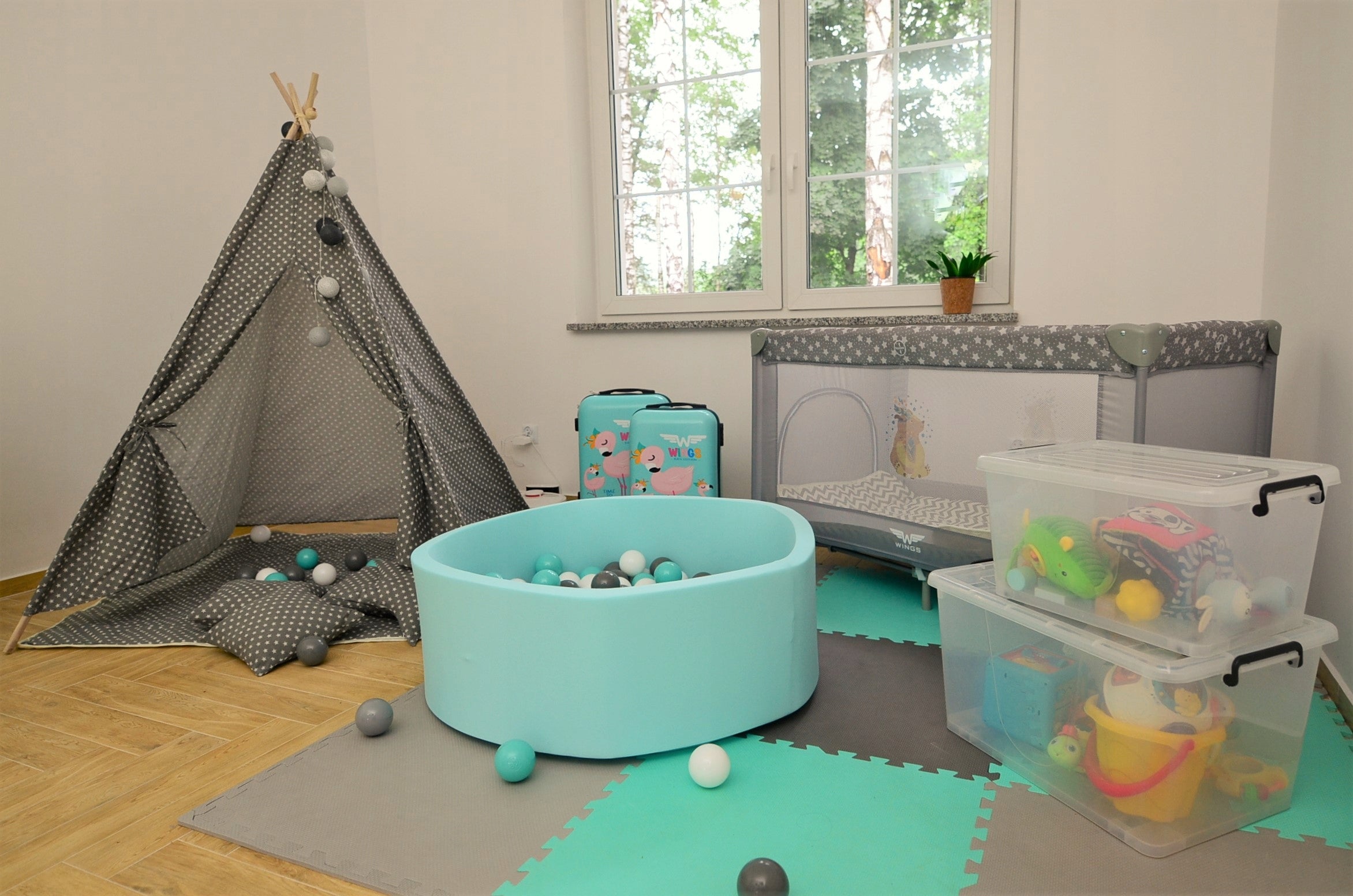 DRY POOL with BALLS Soft playpen for children 90x30 Manufacturer code B-K-02