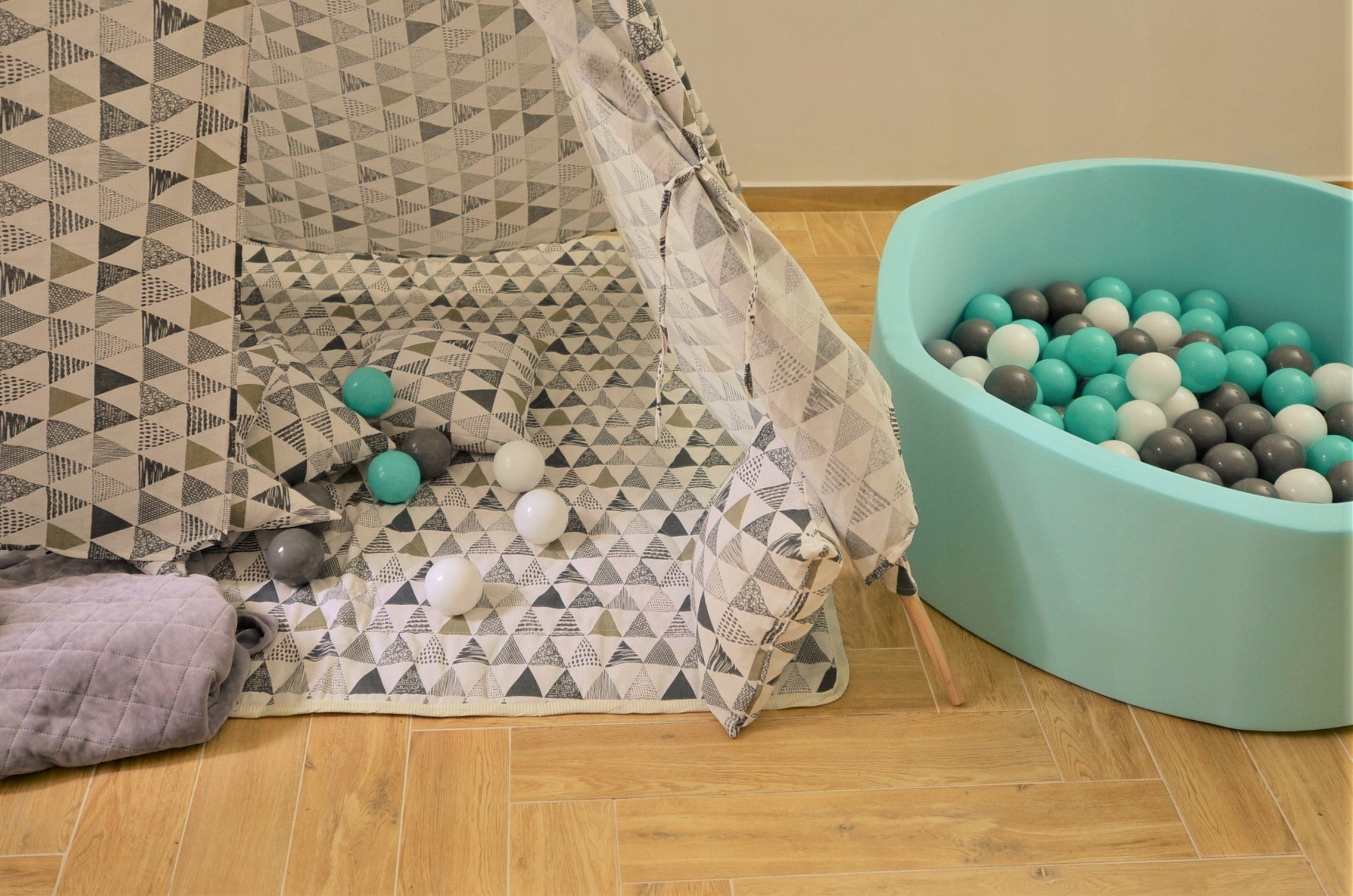 DRY POOL with BALLS Soft playpen for children 90x30 Material foam