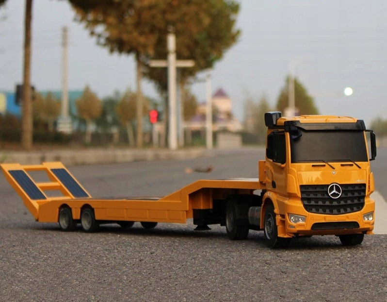 Ferngesteuerter Container-LKW Mercedes-Benz 1:20 2,4GHz 