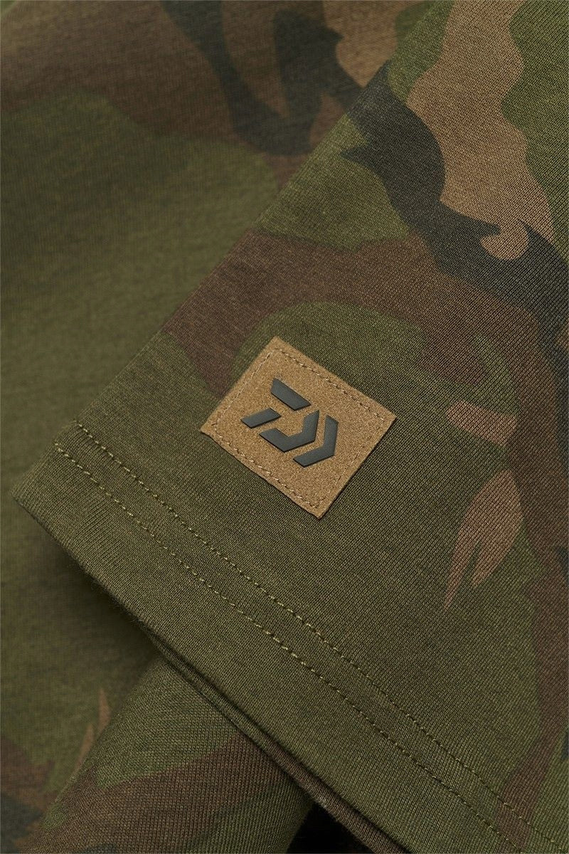 Daiwa Carp Camo T-Shirt XL Size: X-Large (XL) Brand Daiwa