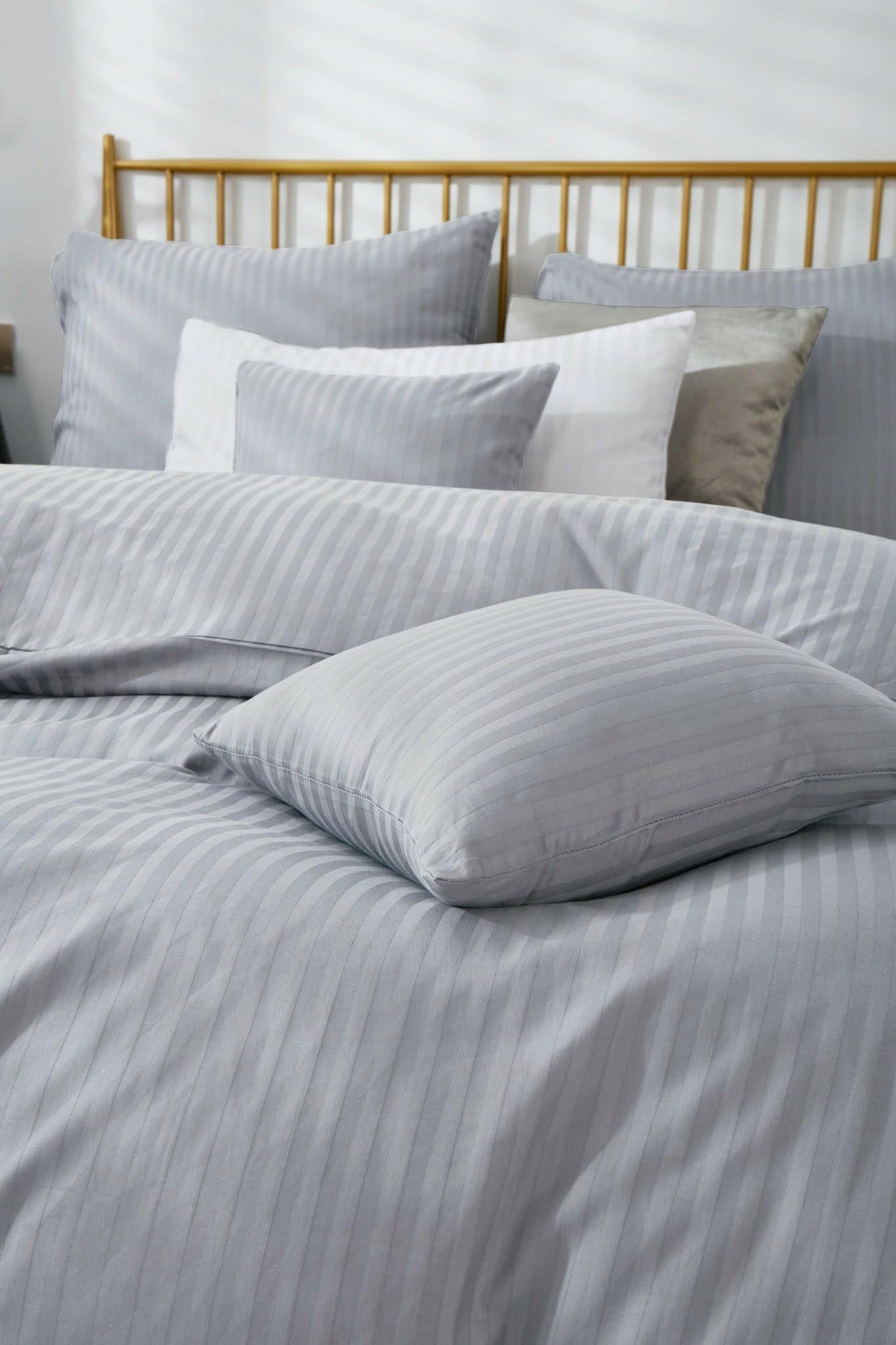 Damask bedding 140x200 grey light striped - Classic Line Brand Spod Igły i Nitki