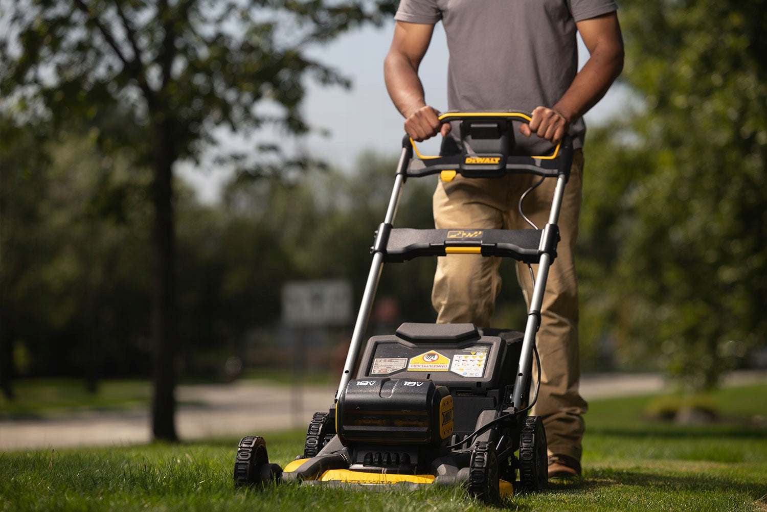 Dewalt DCMWP134N 53cm Cordless 18V Grass Mower 1680m2 Series DCMWP