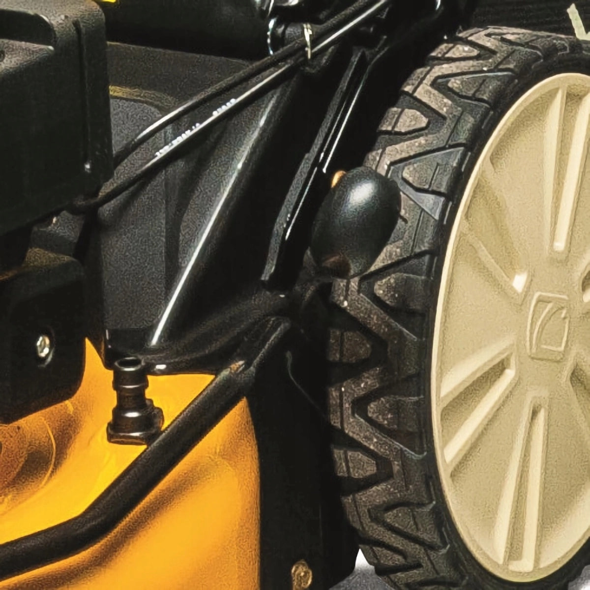 Diesel mower with drive 2,8 HP 46 cm 60 L Cub Cadet LM3 CRC46S + oil Series LM3