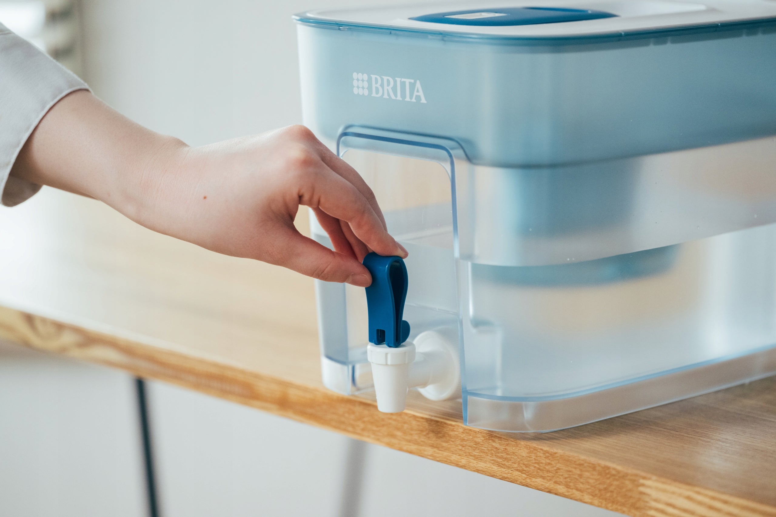 Distributor filter jug BRITA Flow 8,2l + water filter MAXTRA PRO Dominant color blue