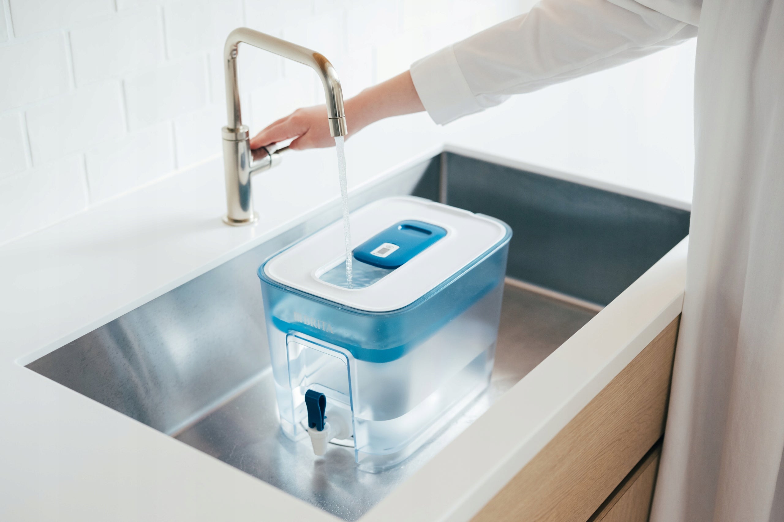 Distributor filter jug BRITA Flow 8,2l + water filter MAXTRA PRO Manufacturer code 1052805