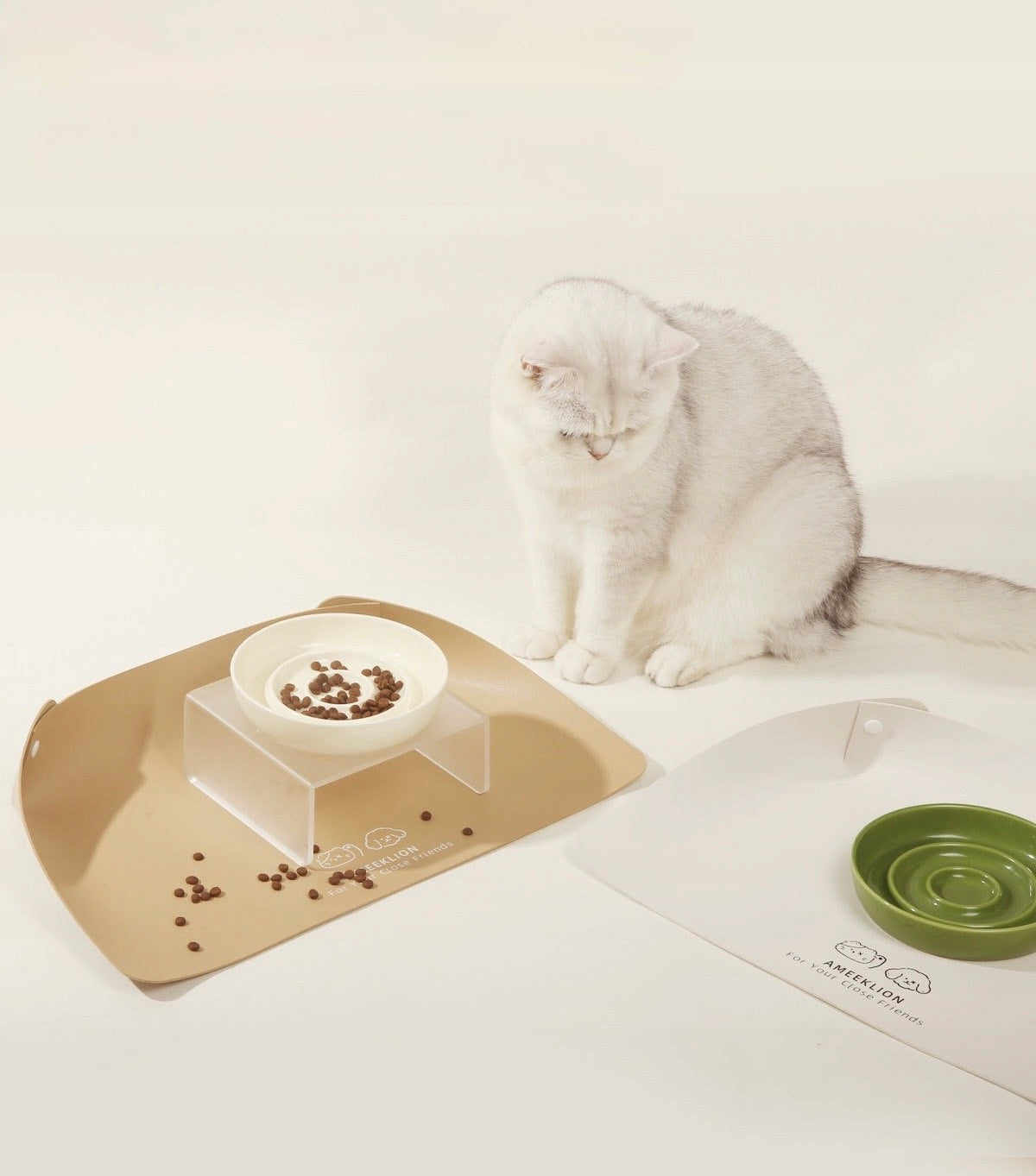 Dog and Cat Bowl Pad - Waterproof, Easy to Clean! Capacity 0 l