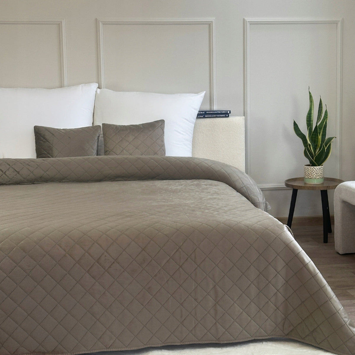 Double Sided Bedspread Amarante Taupe Beige Pled Quilted 180x220 cm + 2 pillowcases Manufacturer code 5900072475445