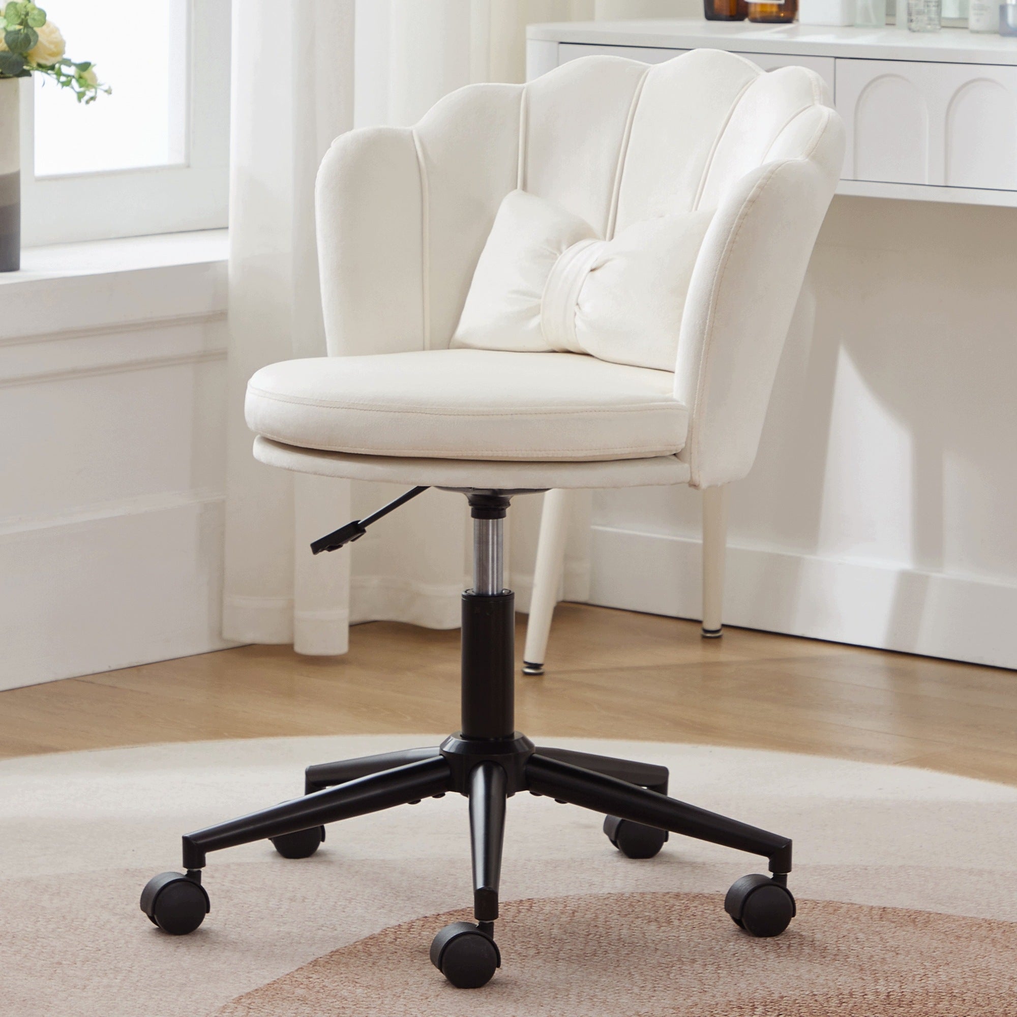 Dressing table chair, office chair. Backrest in the shape of petals. Beige. Manufacturer code 8008918036885