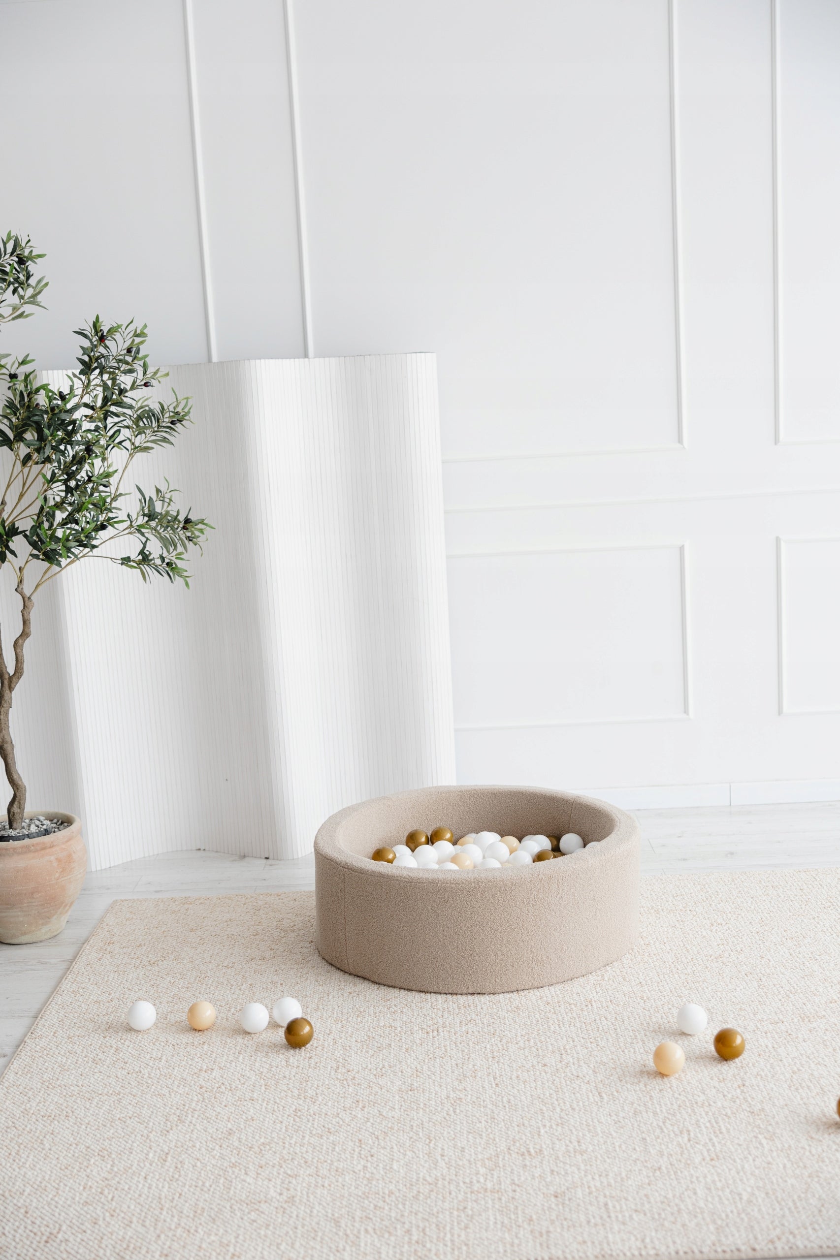 Dry pool with balls 30x90 Boucle beige + 250 balls- ANY MIX Product width 90 cm