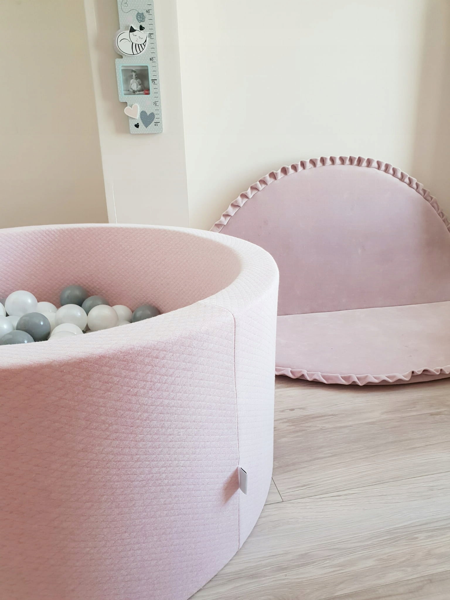 Dry pool with balls 30x90 PIK roses + 200pcs - ANY MIX Manufacturer code ballpit30peakpink/200