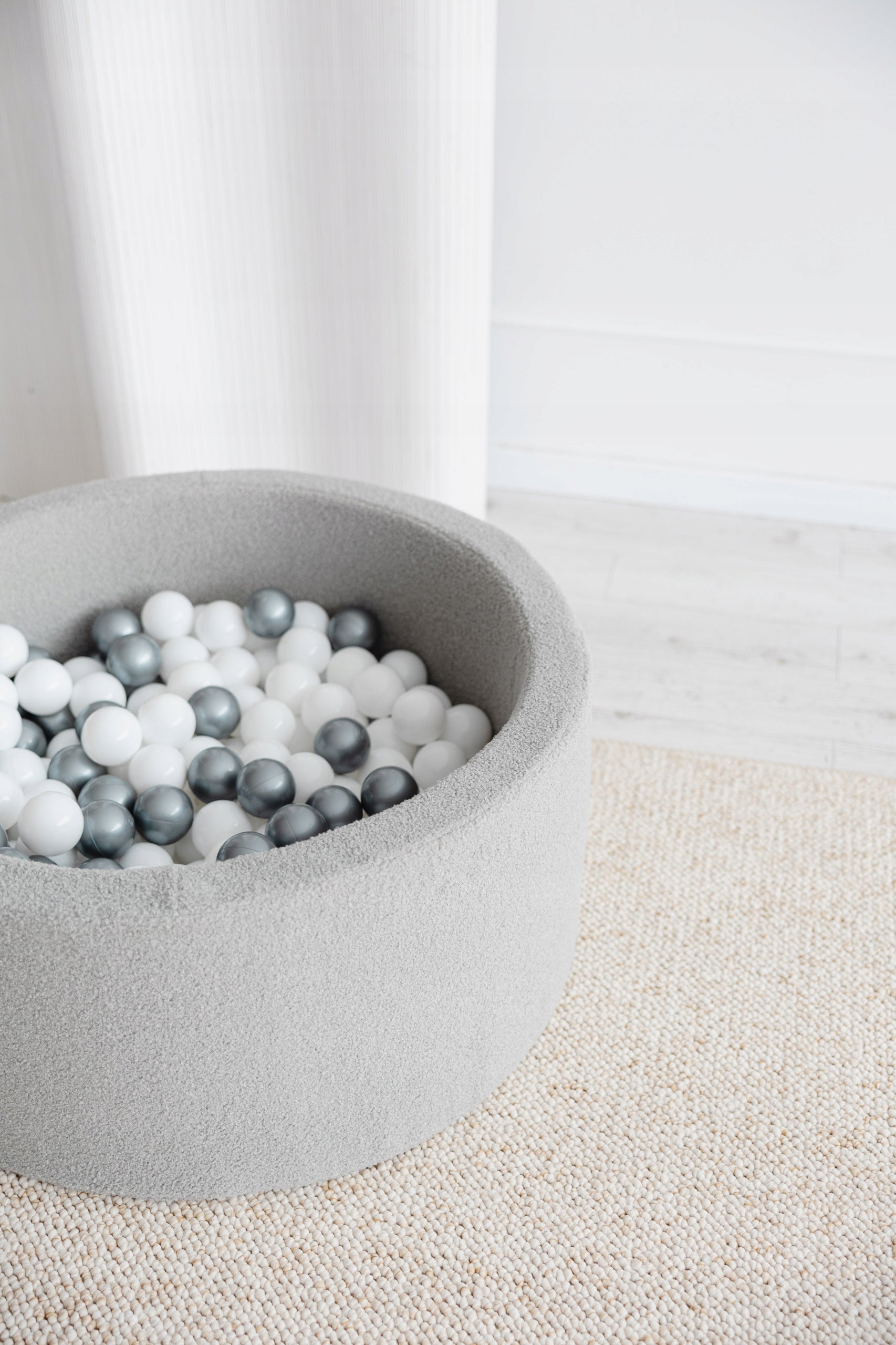 Dry pool with balls 40x90 Boucle grey + 200 balls- ANY MIX Brand Monio for Kids