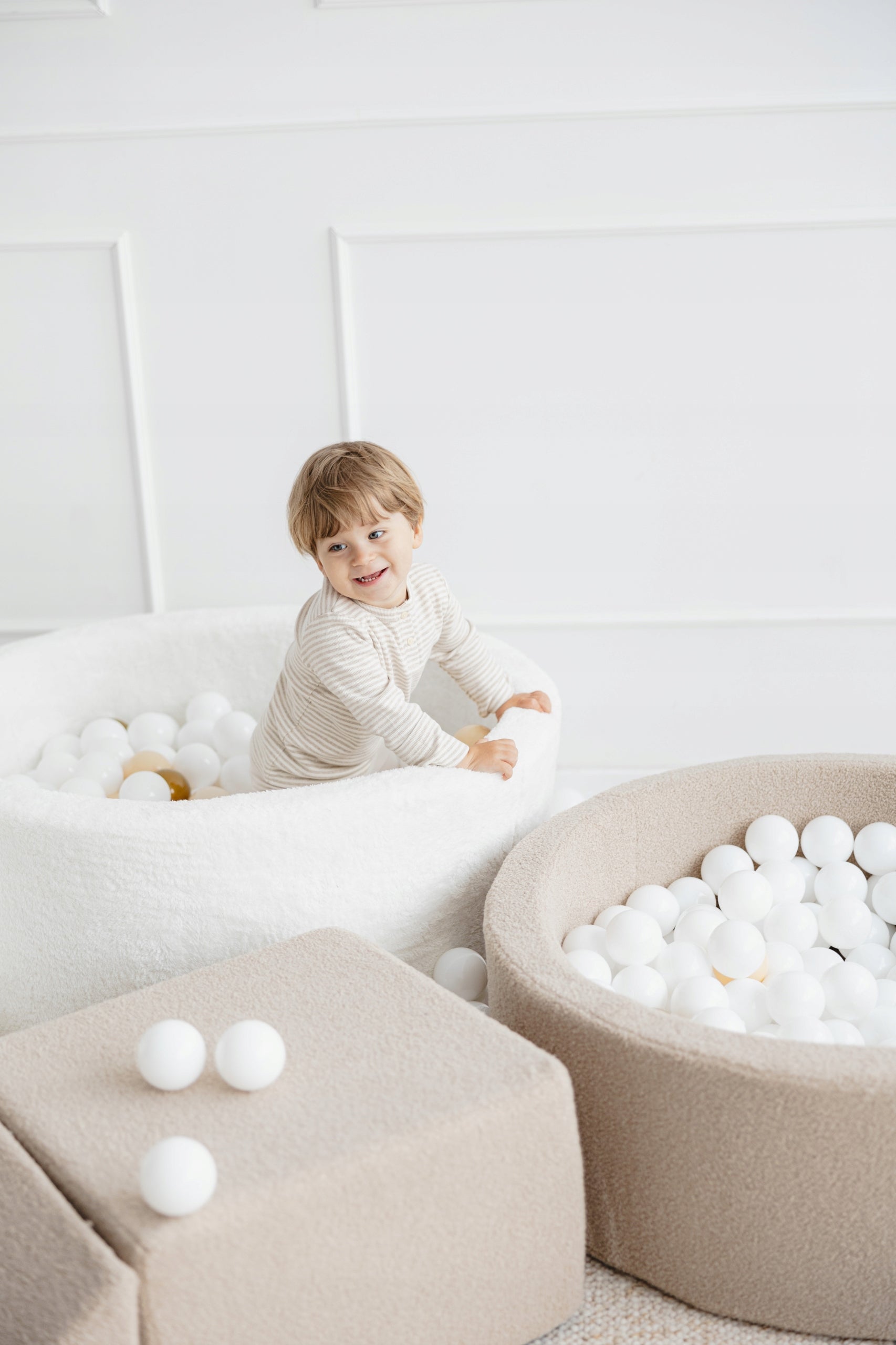 Dry pool with balls 40x90 Boucle grey + 200 balls- ANY MIX Product width 90 cm