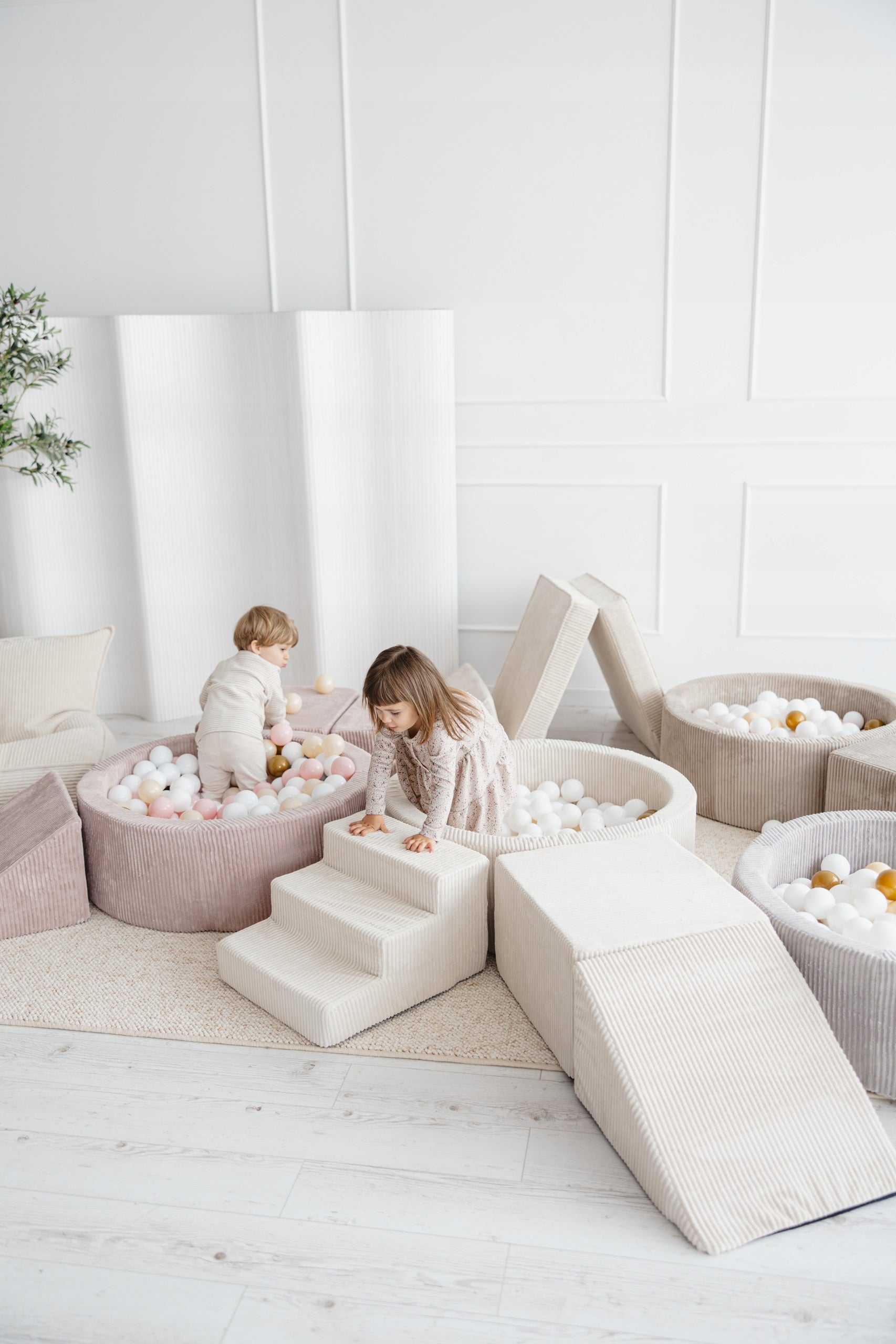 Dry pool with balls 40x90 Corduroy beige + 200 balls- ANY MIX Kid's age 6＋ months