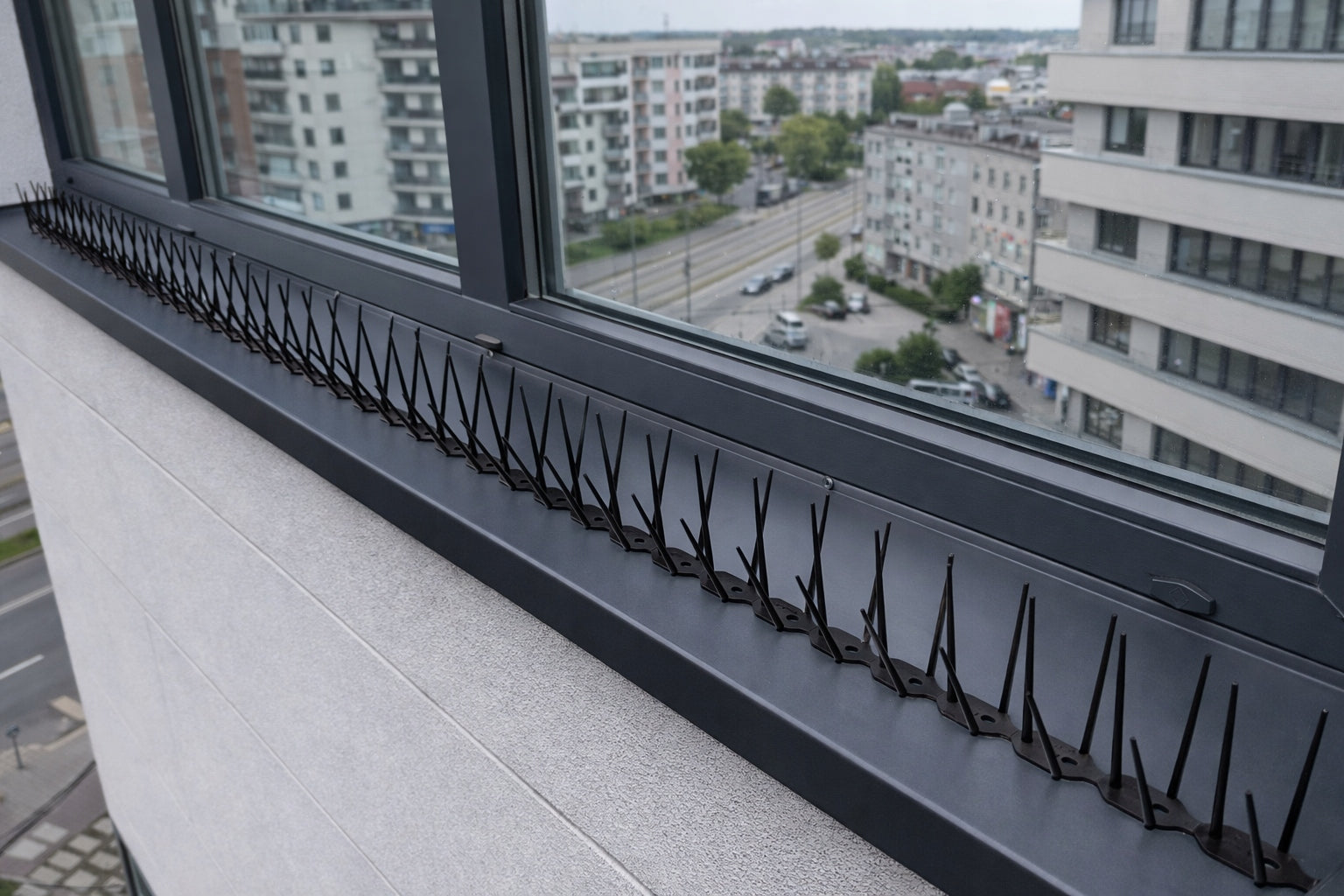EFFECTIVE PLASTIC BIRD SPIKES PIGEONS 4 COLORS DURABLE AND SAFE Batteries included no