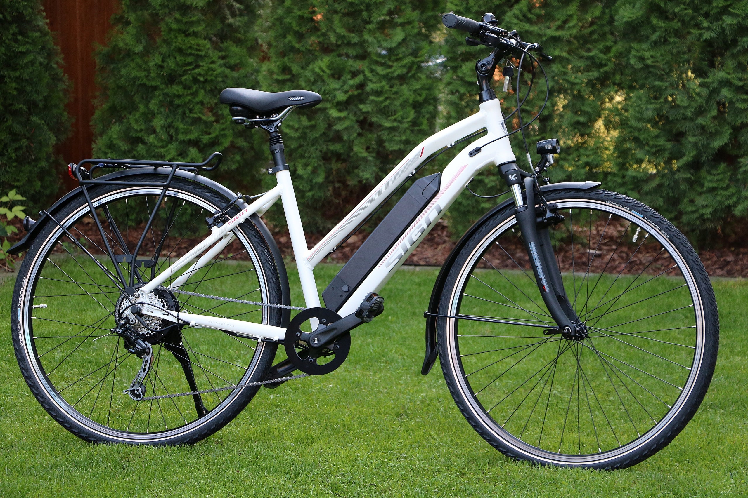 ELECTRIC BIKE WOMEN'S 28" SHIMANO DEORE engine BAFANG range 80 km Brand Sprick