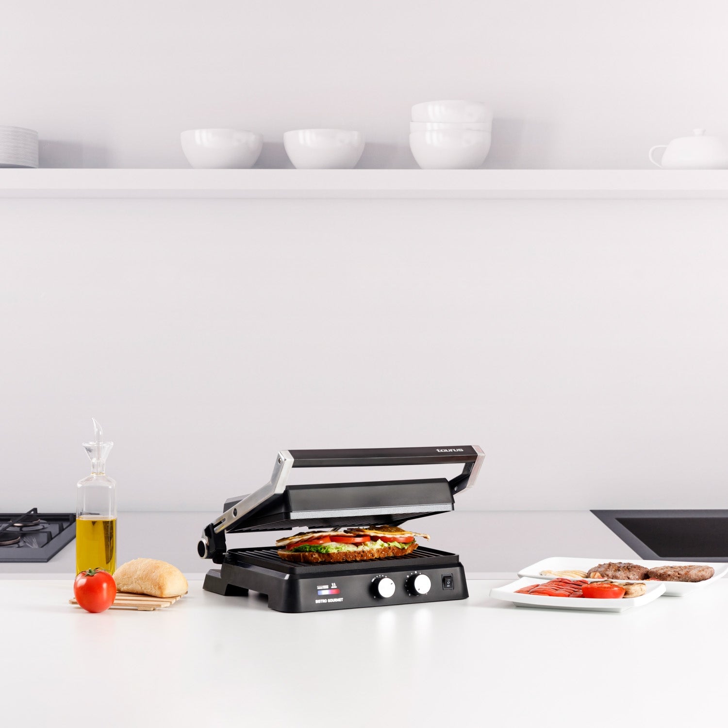ELECTRIC GRILL TOASTER PANINI FOLDING Taurus Bistro Gourmet 2600W Dominant color silver/gray
