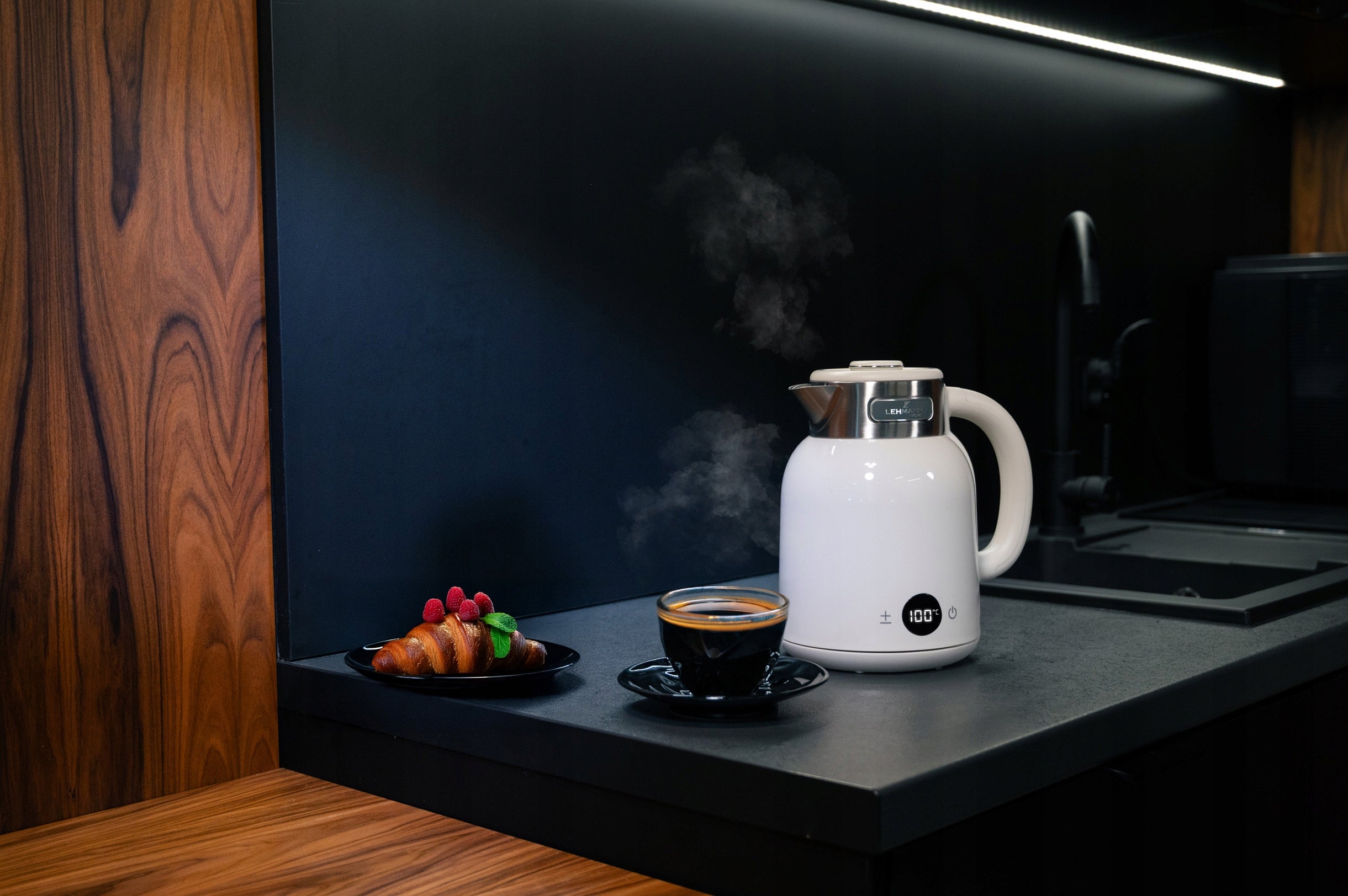 ELECTRIC KETTLE CORDLESS STEEL RETRO SOUND BEIGE 2200W 1,5L Packaging status original
