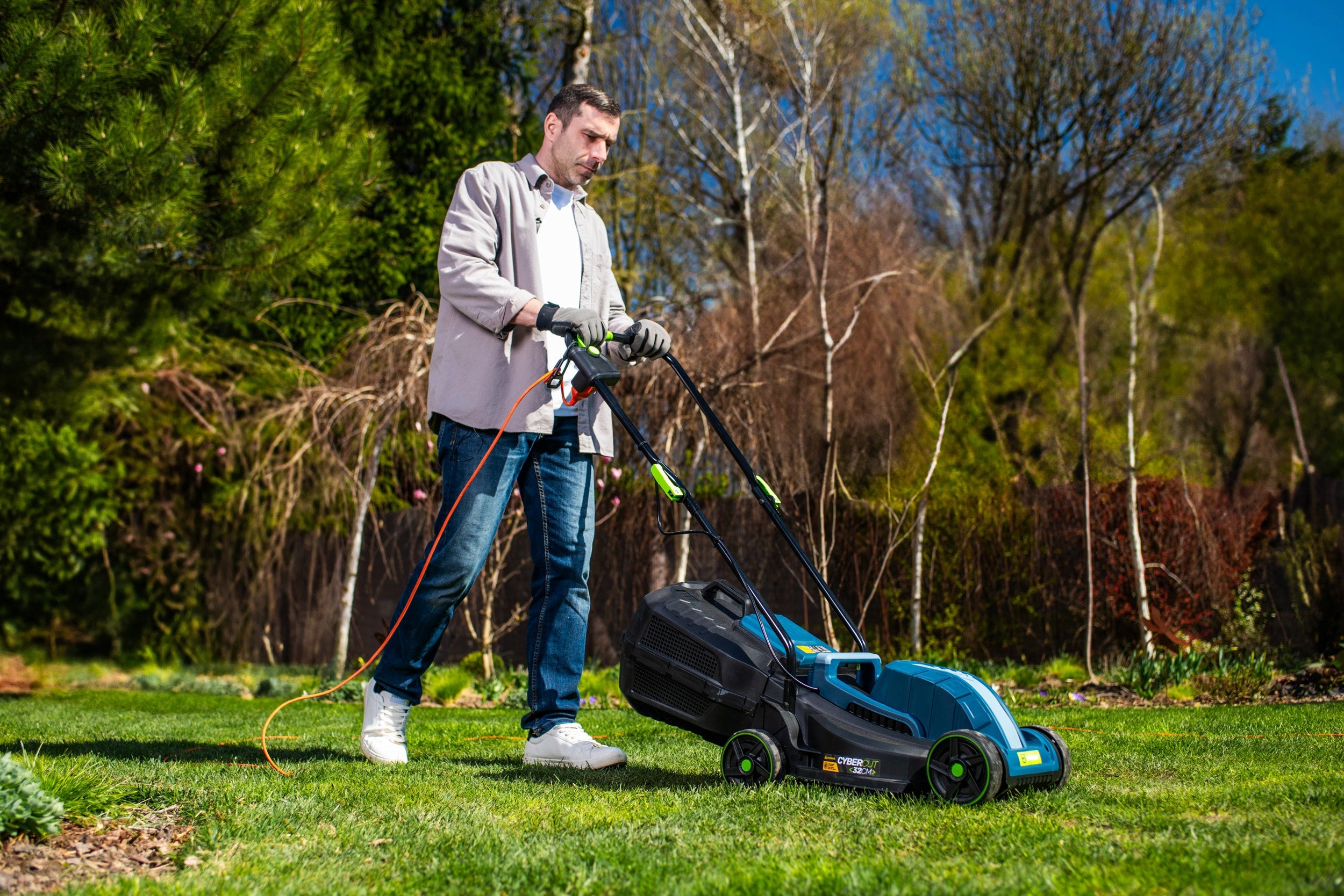 ELECTRIC LAWN MOWER WITH ADJUSTABLE 20-60MM FOR GRASS LIGHT STRONG 30L-BASKET 32CM Manufacturer code W08102 KOSIARKA ELEKTRYCZNA DO TRAWY WUBER