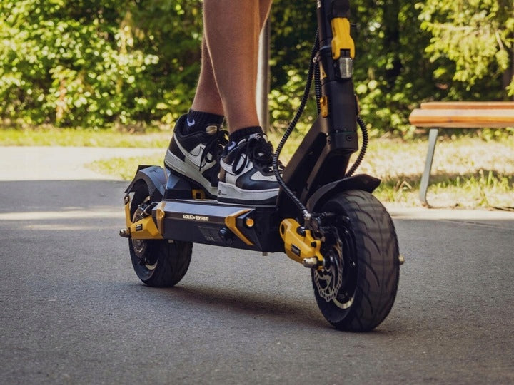 ELECTRIC SCOOTER TECHLIFE Q5 RS V3 2x1500W 52V 25Ah SAMSUNG 85KM PILOT Manufacturer code Q5 R