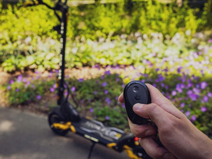 ELECTRIC SCOOTER TECHLIFE Q5 RS V3 2x1500W 52V 25Ah SAMSUNG 85KM PILOT Weight 29.8 kg