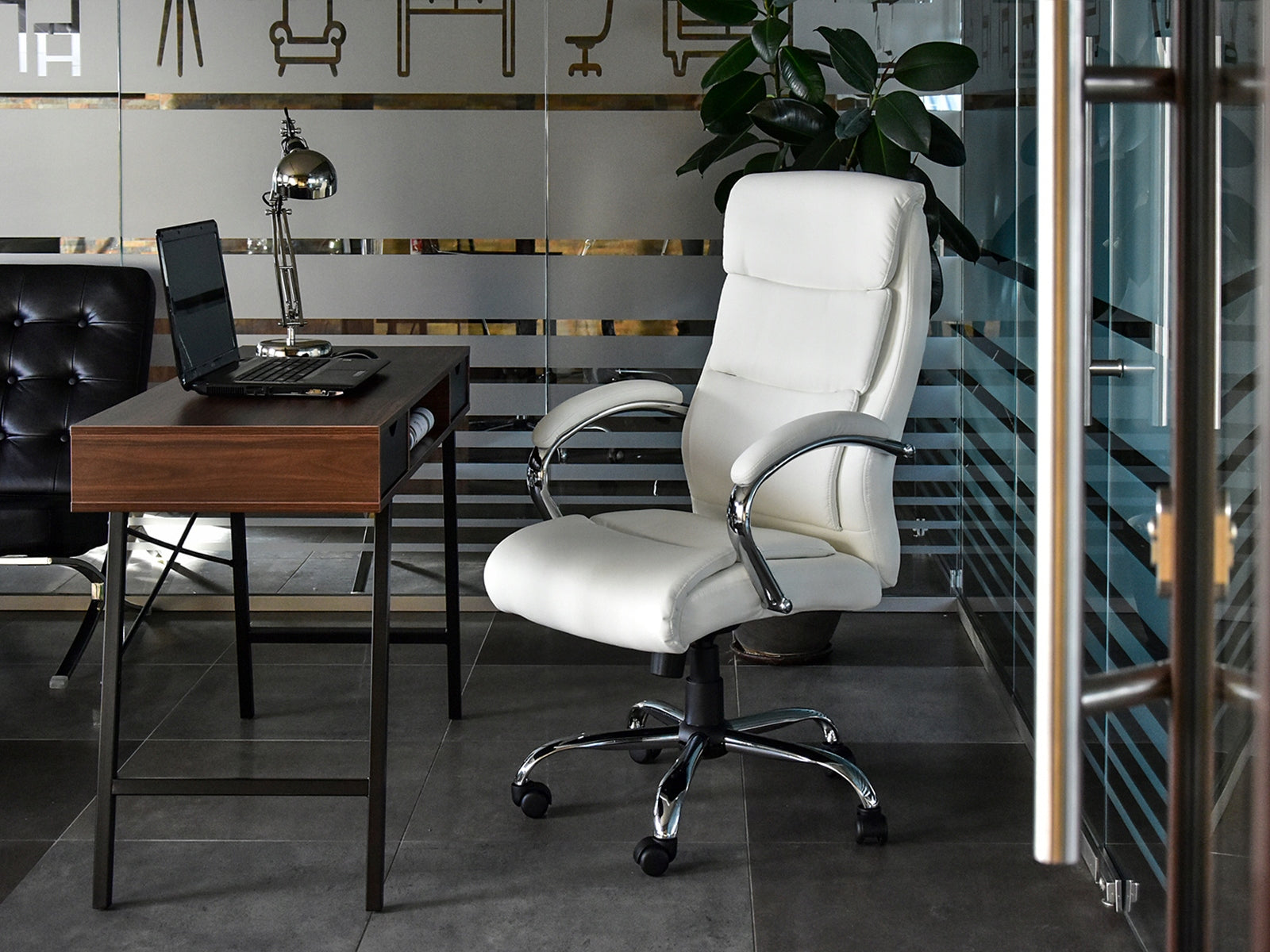 ELEGANT COMFORTABLE OFFICE CHAIR LEATHER LUX WHITE CHROME MOBILE BASE Brand Mebel-Partner