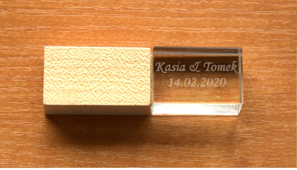 ENGRAVING SERVICE ON WOODEN-GLASS FLASH DRIVE - PERFECT FOR A GIFT Manufacturer code VS-U04