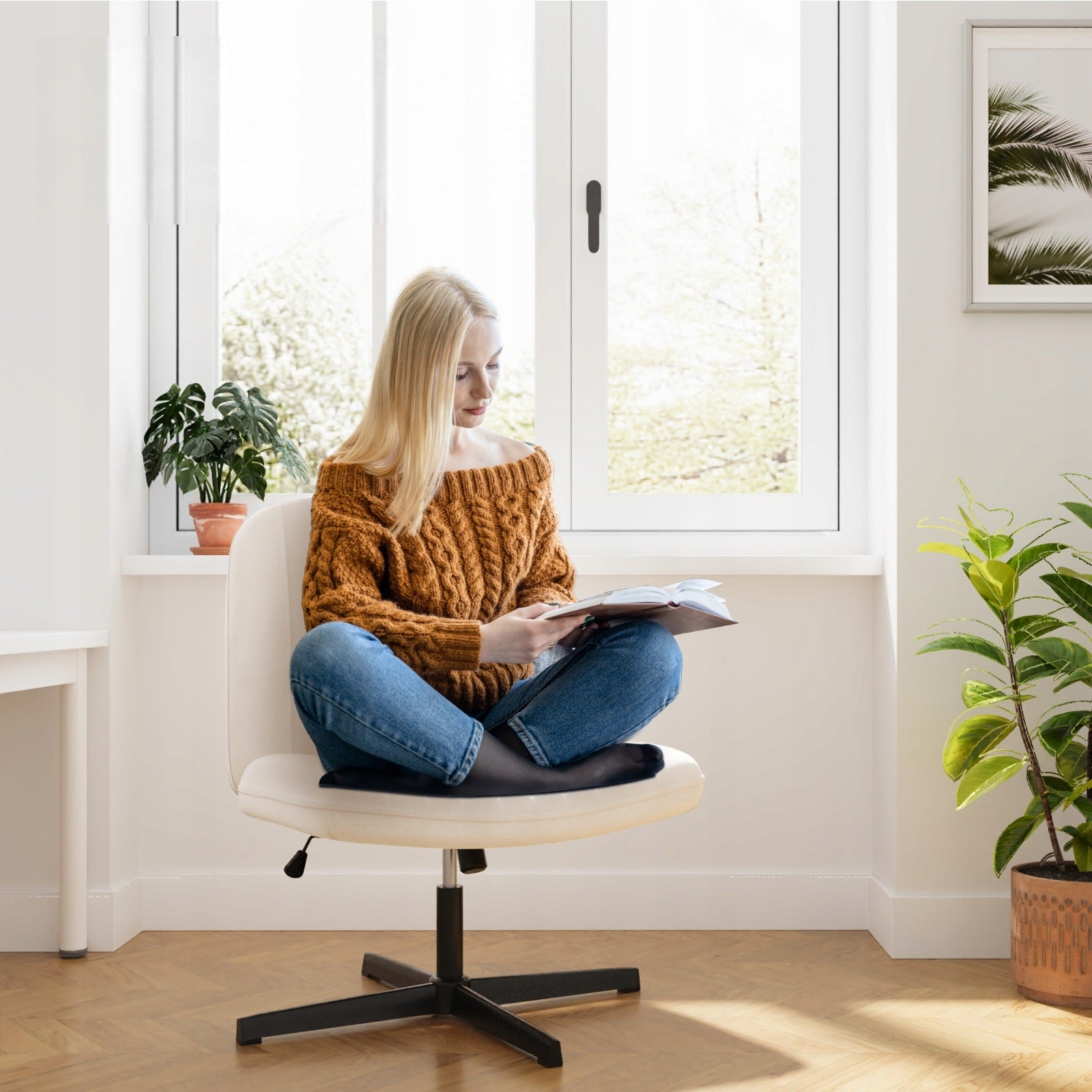 ERGONOMIC SWIVEL CHAIR, COMFORT DESIGN FOR CROSS-LEGGED HOME SITTING Packaging status original