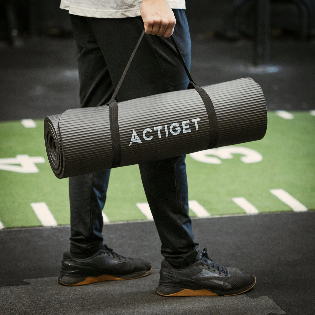 EXERCISE YOGA MAT 180x60 FITNESS NON-SLIP NBR GYMNASTIC HANDLE Packaging status original