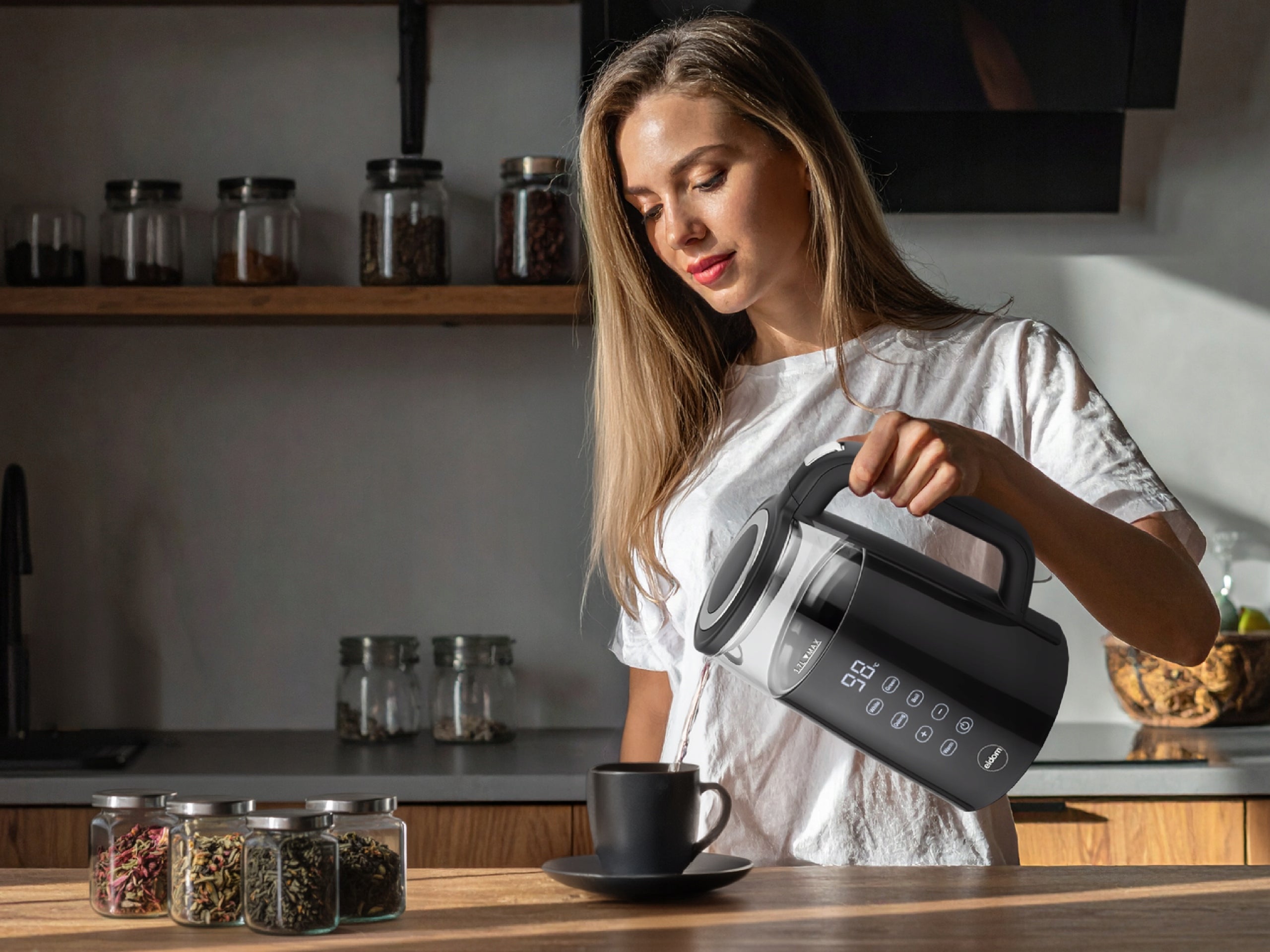 Electric Kettle Glass with Temperature Control 2200w 1,7l C530 LED Brand Eldom