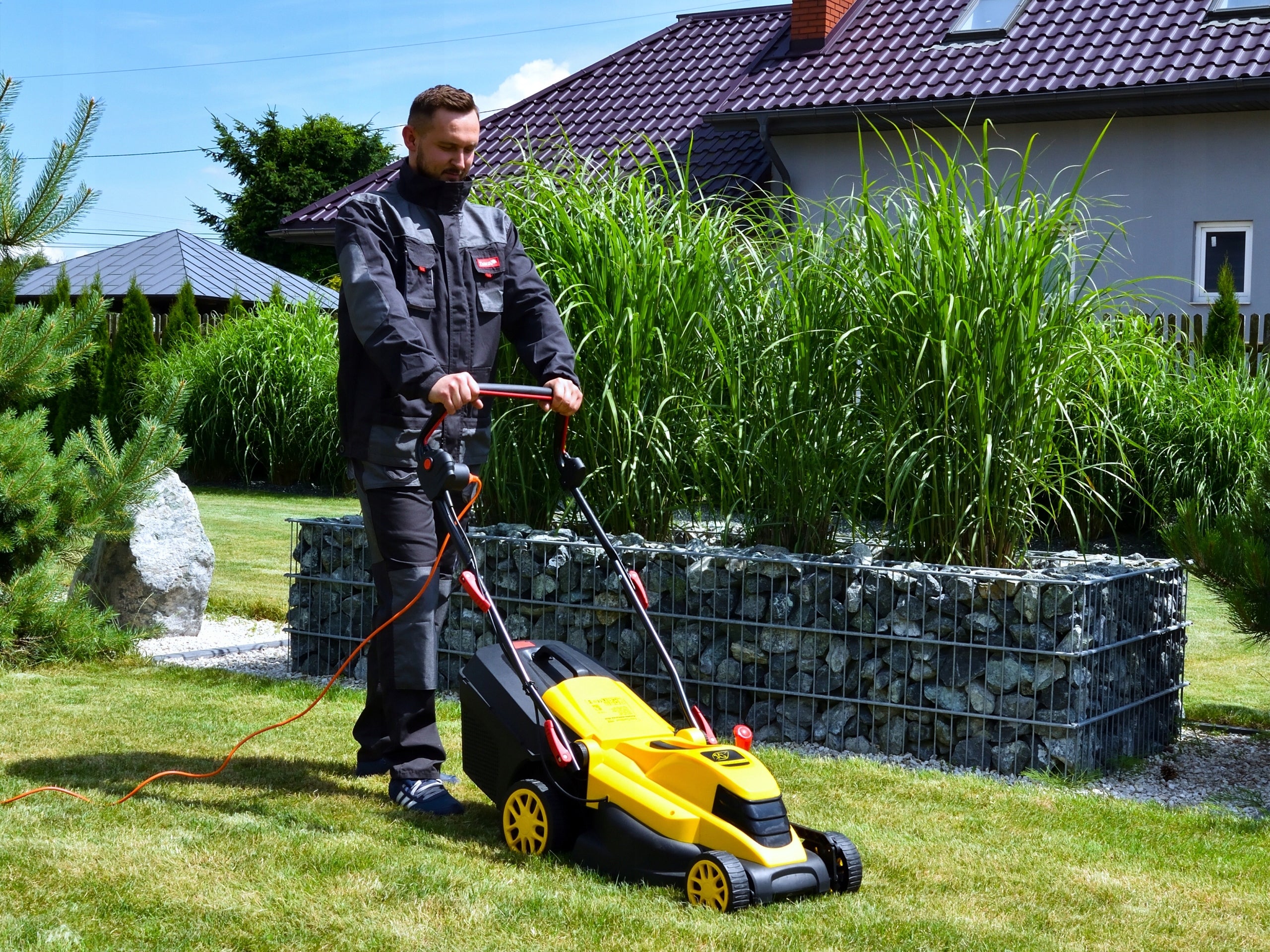 Electric Lawn Mower Strong 2800W 38cm Large Basket 40L Adjustable Packaging status original