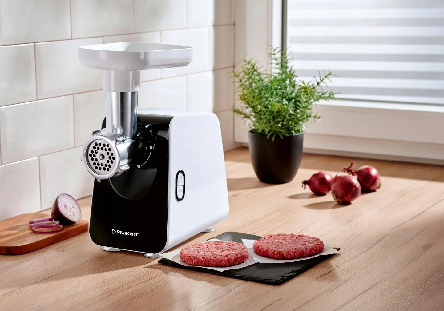 Electric Meat Grinder SilverCrest SFW 300 white 300W Brand SilverCrest