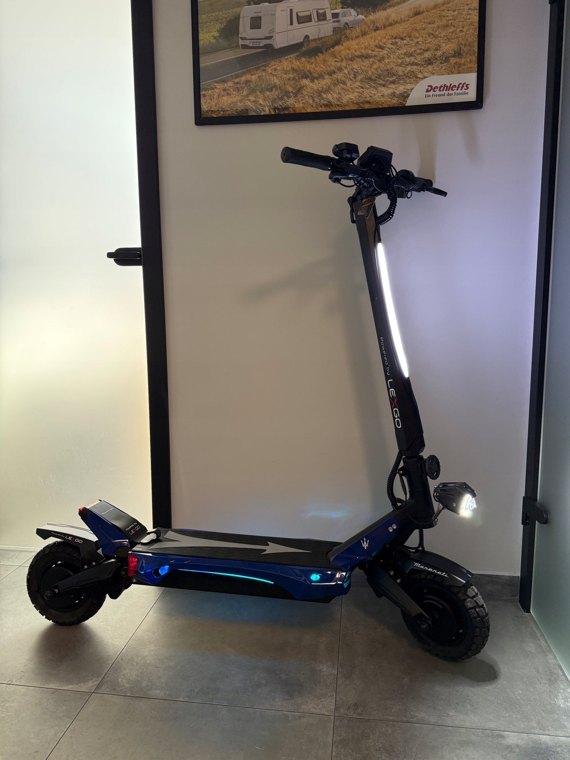Electric Scooter Maserati range 80km 2x1000W Foldable Apple Find My Engine power 1000 W