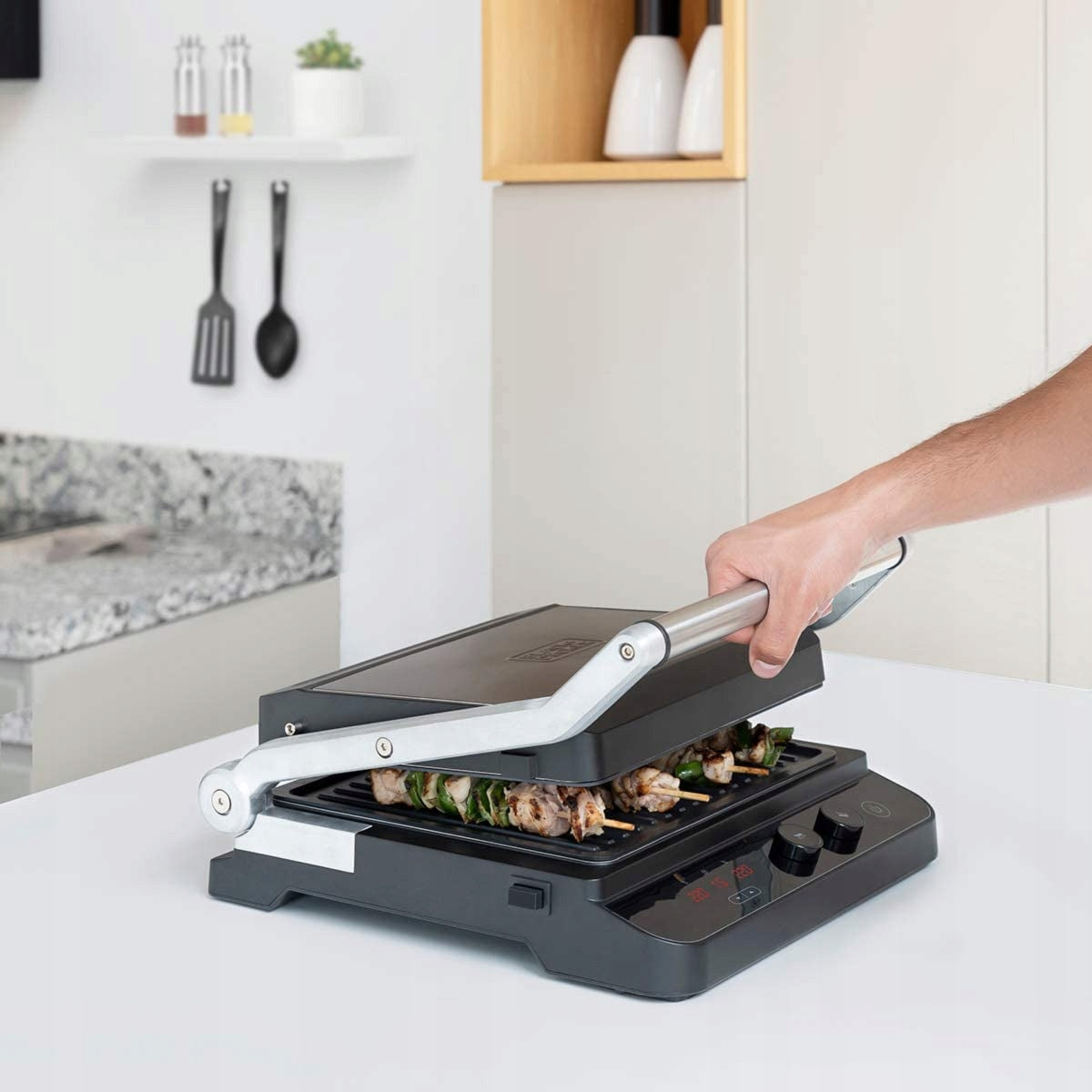 Electric grill Black&Decker black 2000 W with temperature control Temperature control yes