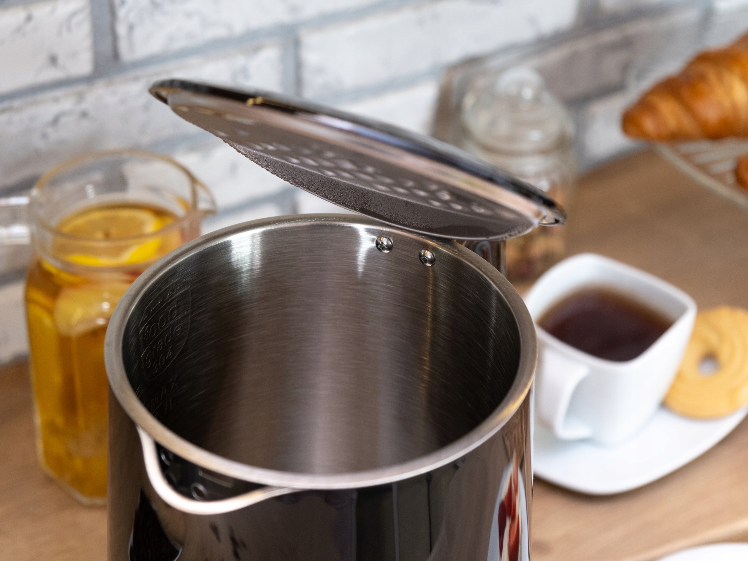 Electric kettle Eldom C540 2200 W 1,7 l black Power 2200 W
