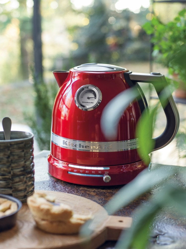 Electric kettle KitchenAid 5KEK1522ECA Power 2400 W
