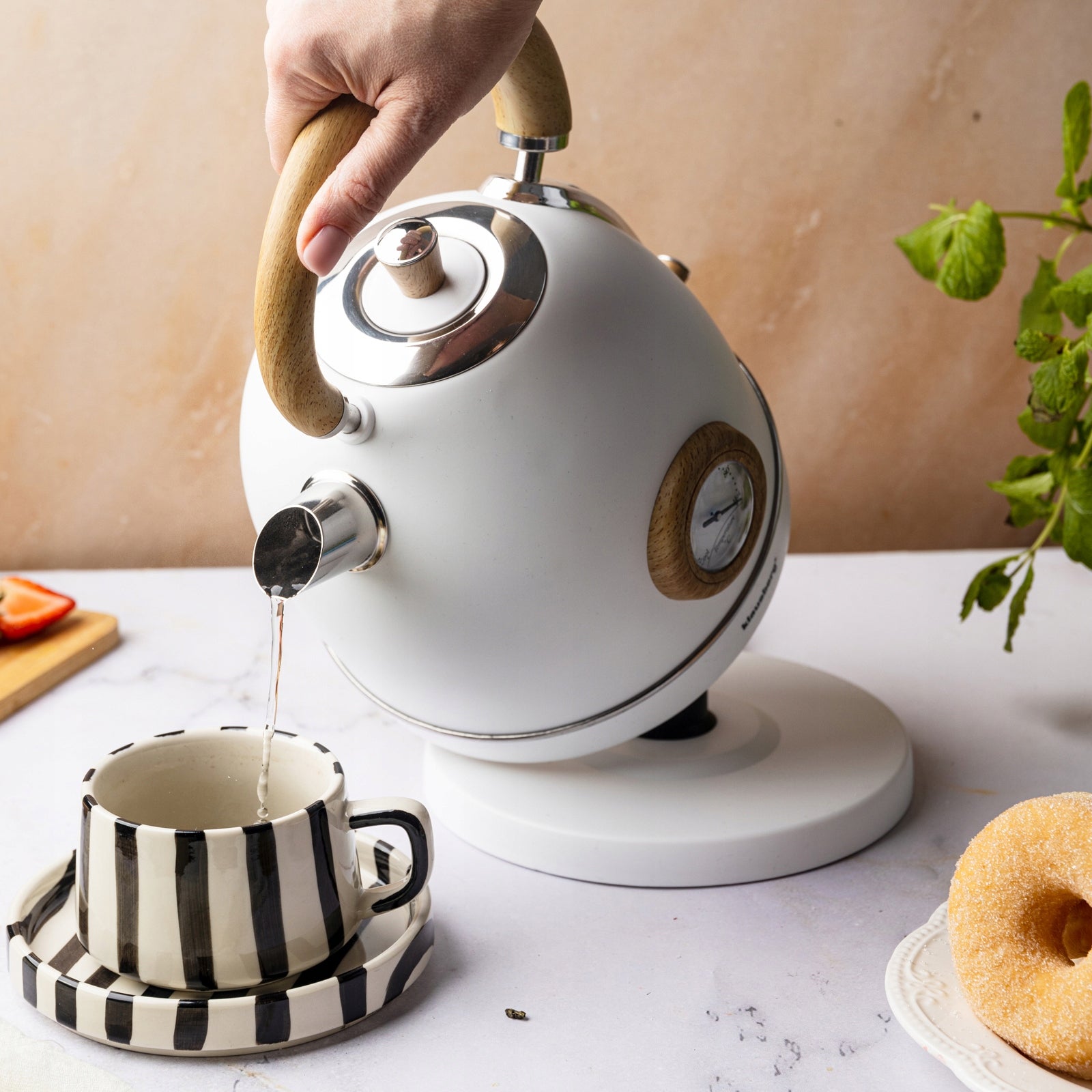 Electric kettle Klausberg KB 9007 2200 W 1,8 l white Capacity 1.8 l