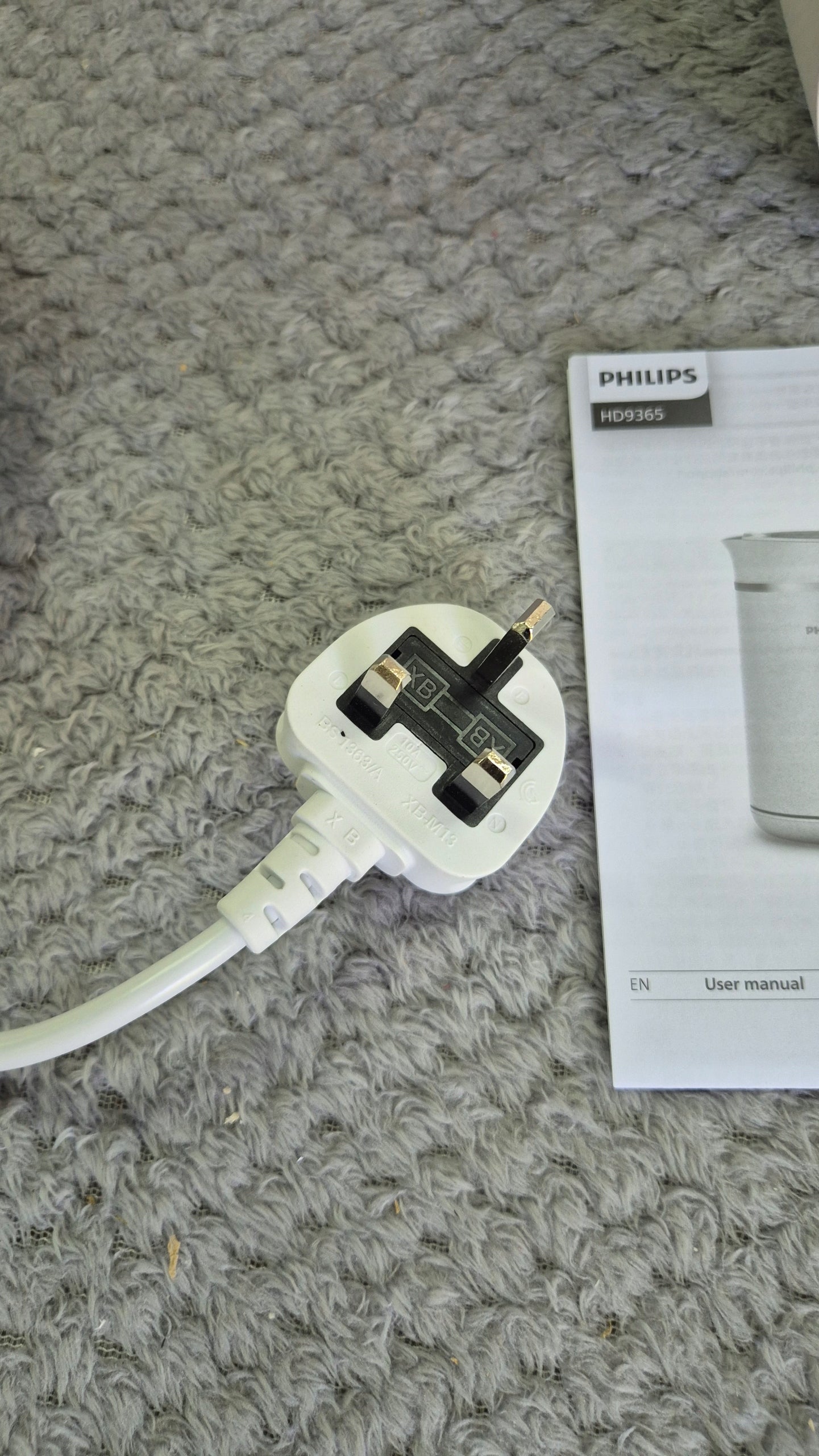 Electric kettle Philips Eco Conscious HD9365/10 2200 W 1,7 l white Dominant color white