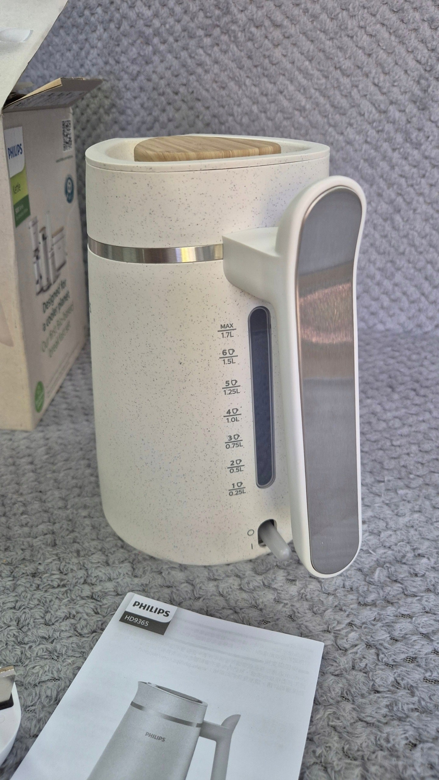 Electric kettle Philips Eco Conscious HD9365/10 2200 W 1,7 l white Model HD9365/10
