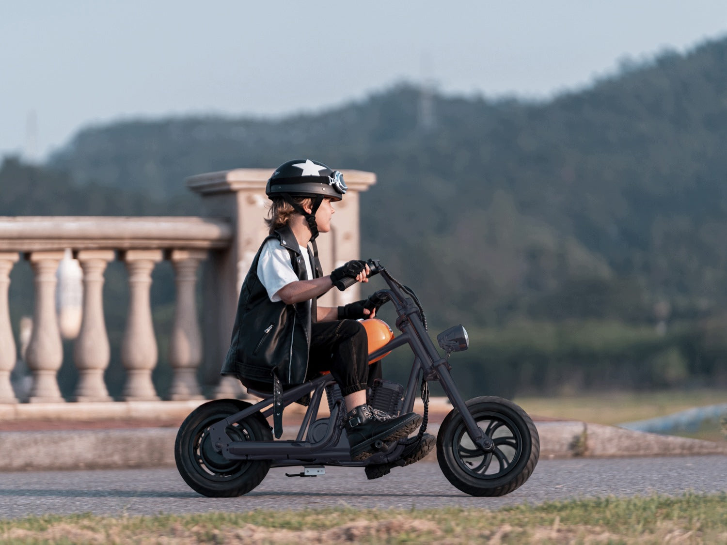 Electric motorcycle Hyper GoGo Cruiser 12 Green up to 65 kg up to 16 km/h Manufacturer code CB12-Blue