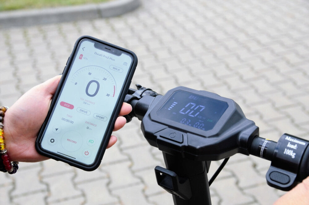 Electric scooter DUCATI Pro III 2022 WTS 350W Color black
