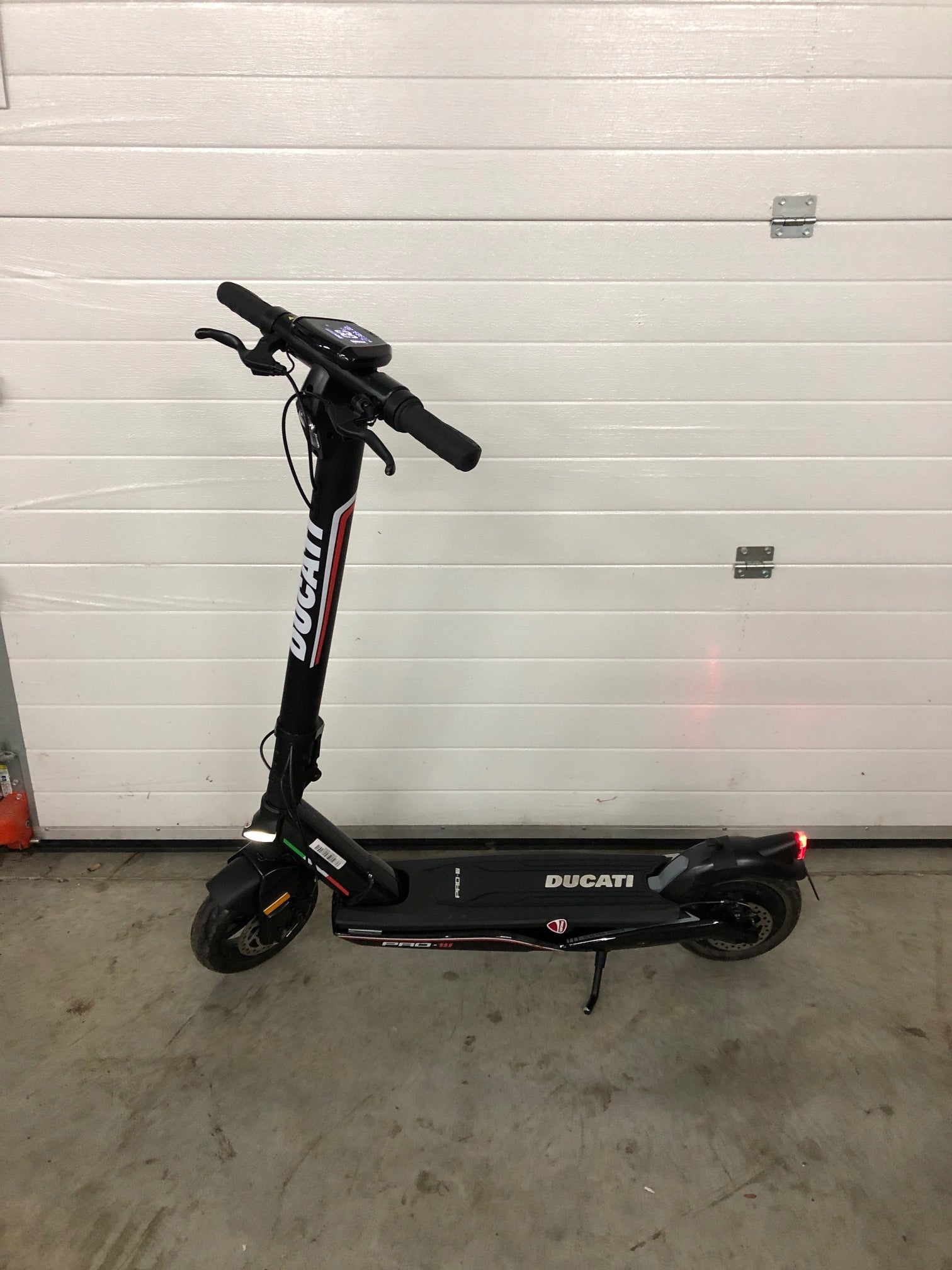 Electric scooter Ducati PRO-III Model Pro III
