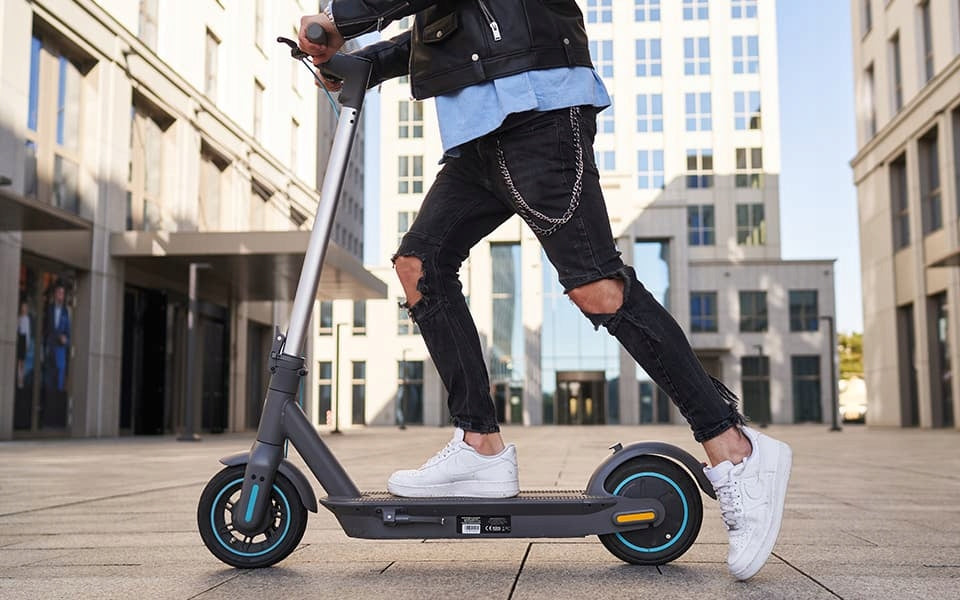 Electric scooter Motus Scooty 2022 bracket range up to 60 km 350W Engine power 350 W