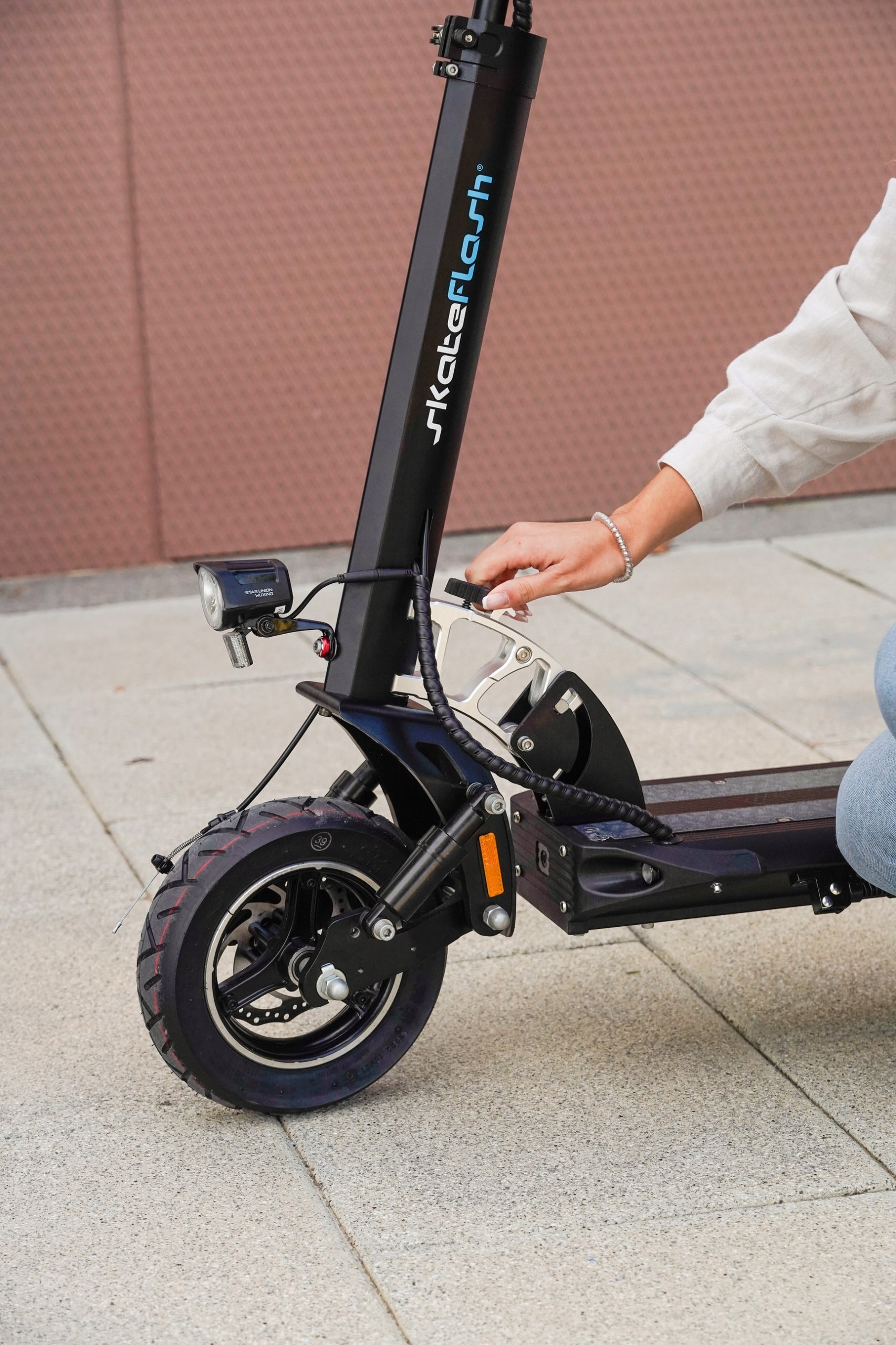 Electric scooter SkateFlash SK UrbanPro 800W 20km/h max50km max120kg Brand SkateFlash