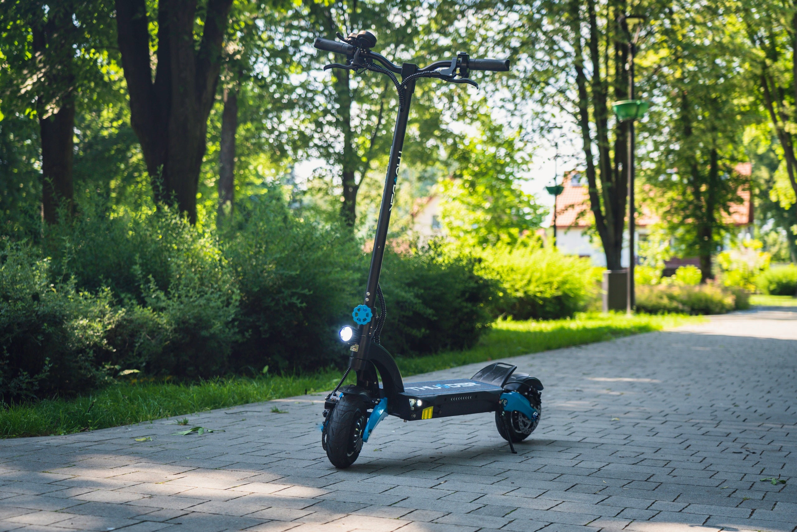 Electric scooter folding THUNDER FLUX 1000W 48V 10Ah range 30km pro Maximum speed 20 km/h