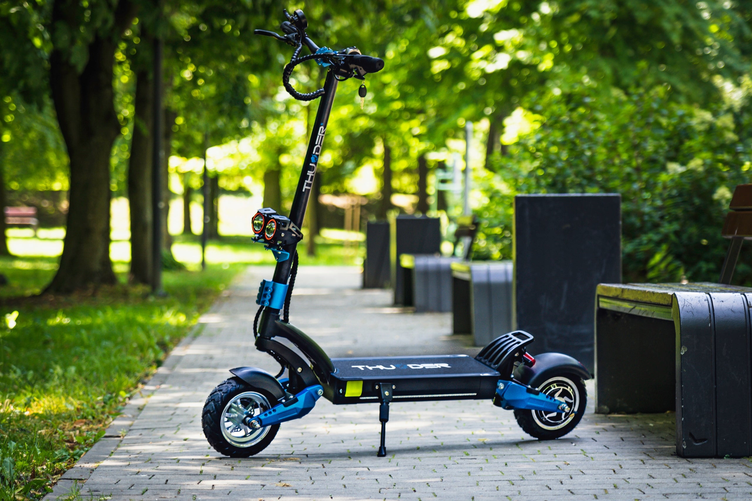Electric scooter folding THUNDER ZEST 1600W 52V 14Ah range 40km PRO Color black