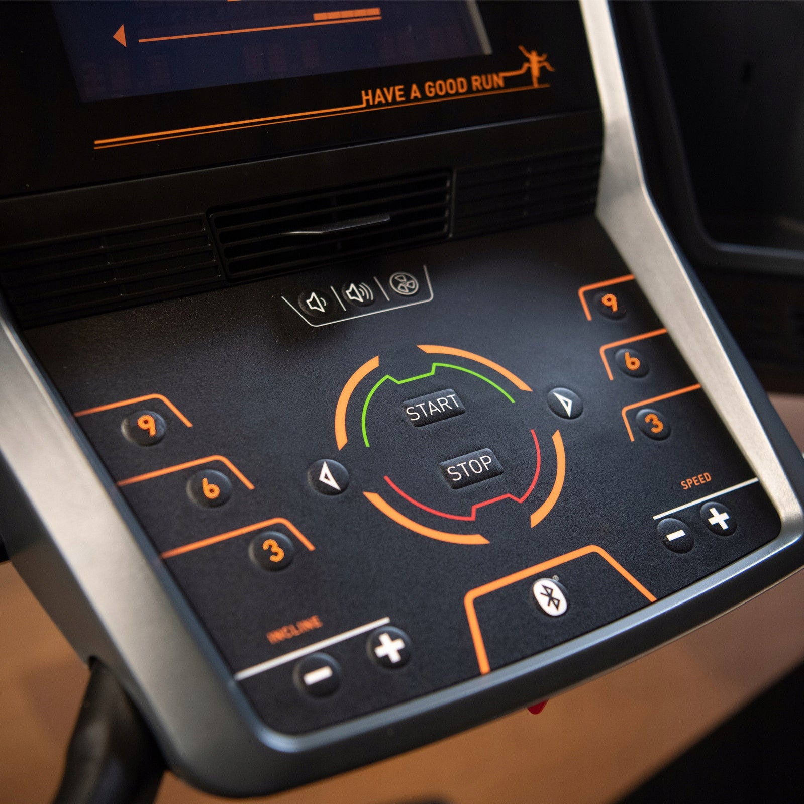 Electric treadmill KETTLER ALPHA RUN 400 Maximum user weight 130 kg