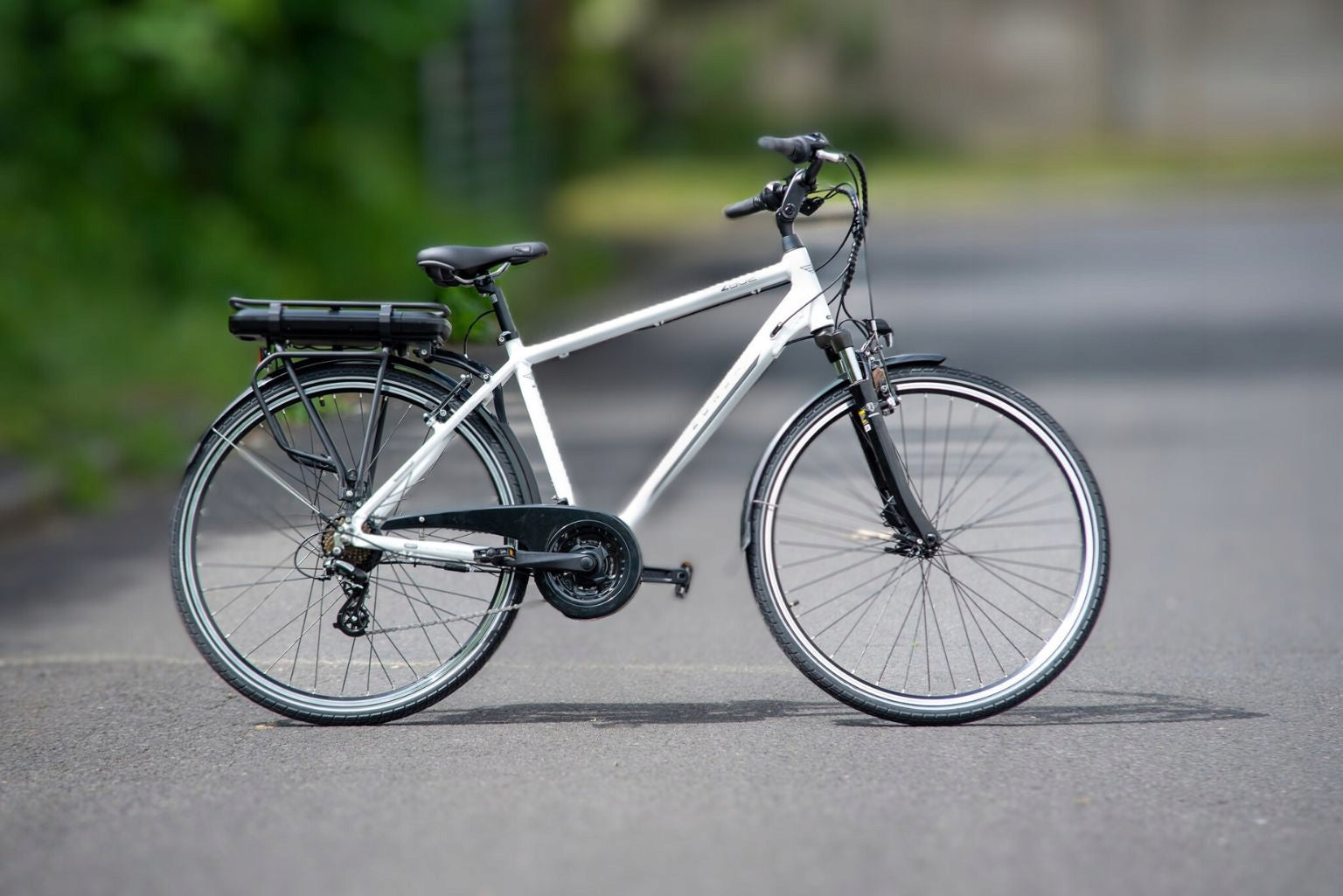 Electric trekking bike Zundapp Z802 19" 28" 250W 10,4Ah white Wheel size (") 28