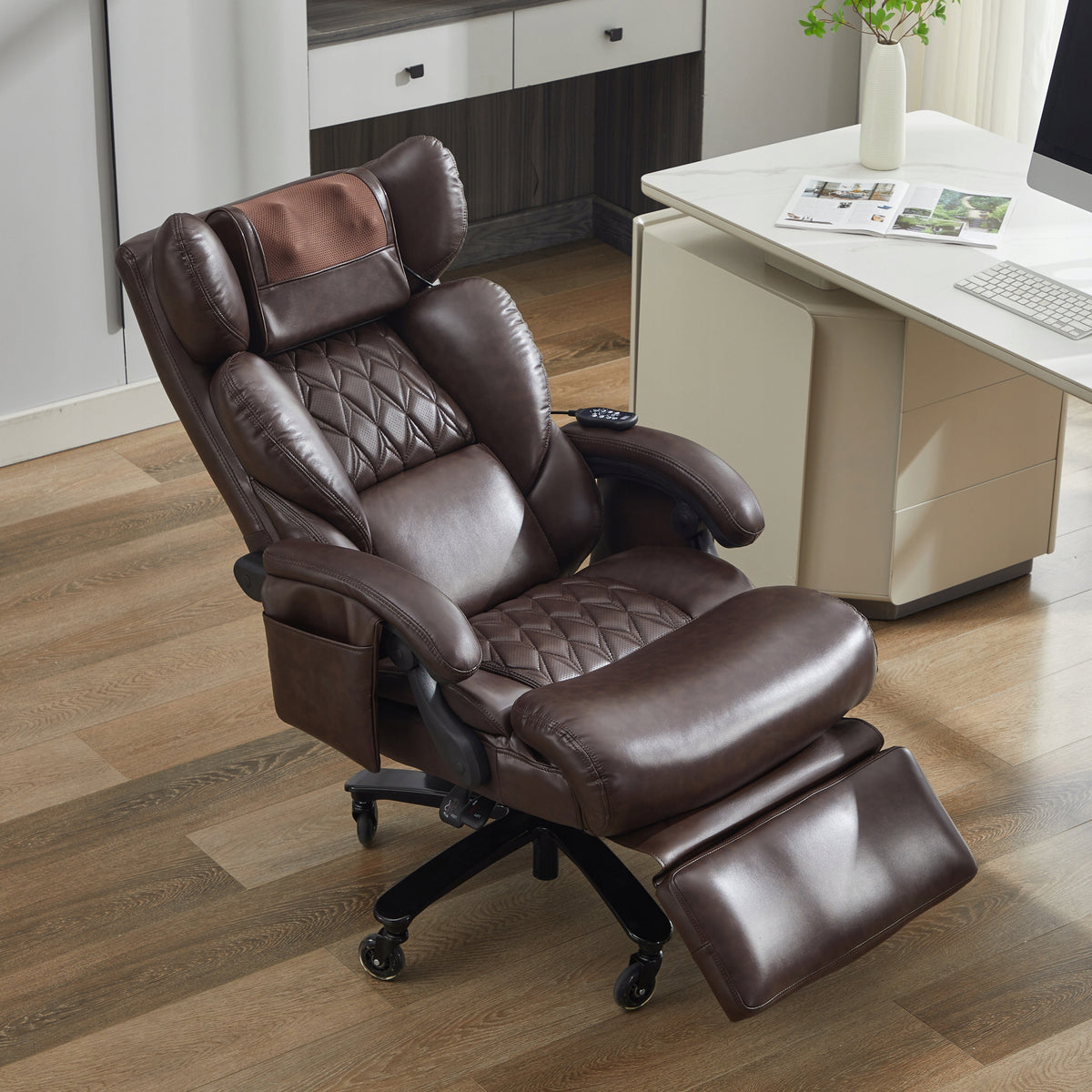 Ergonomic Office Chair – Massage & Heating, Footrest, 150kg